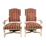 Paire de fauteuils style regence