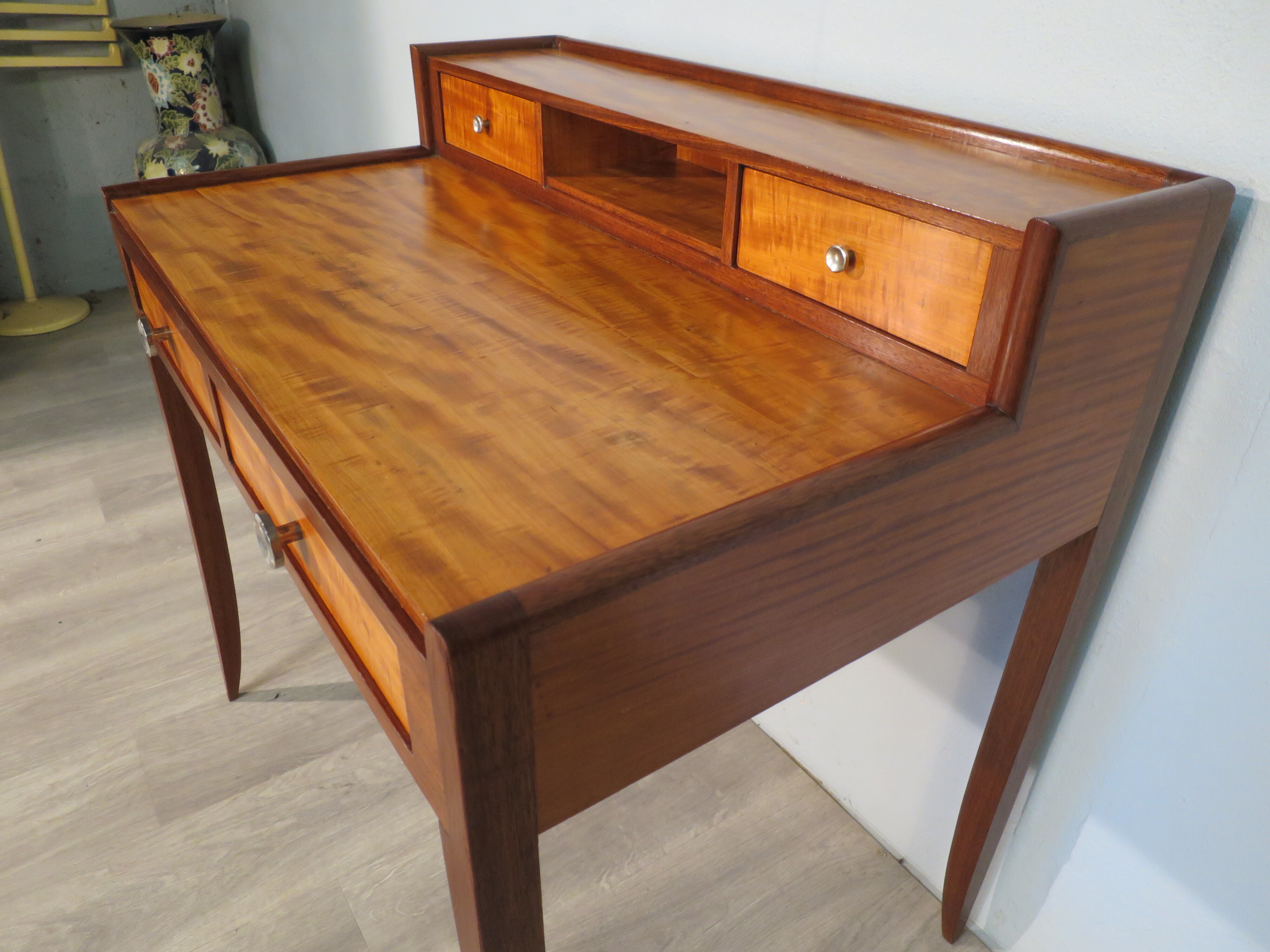 Art Deco office in lemon and mahogany