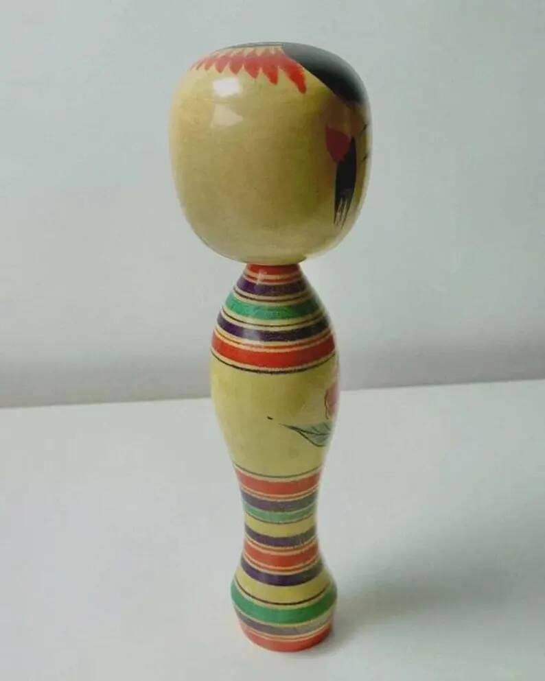 Vintage Japanese Kokeshi doll Naruko signed - Antique turned wood figurine craftsmanship Japan - Collectible item from the Showa period (1926–1989)