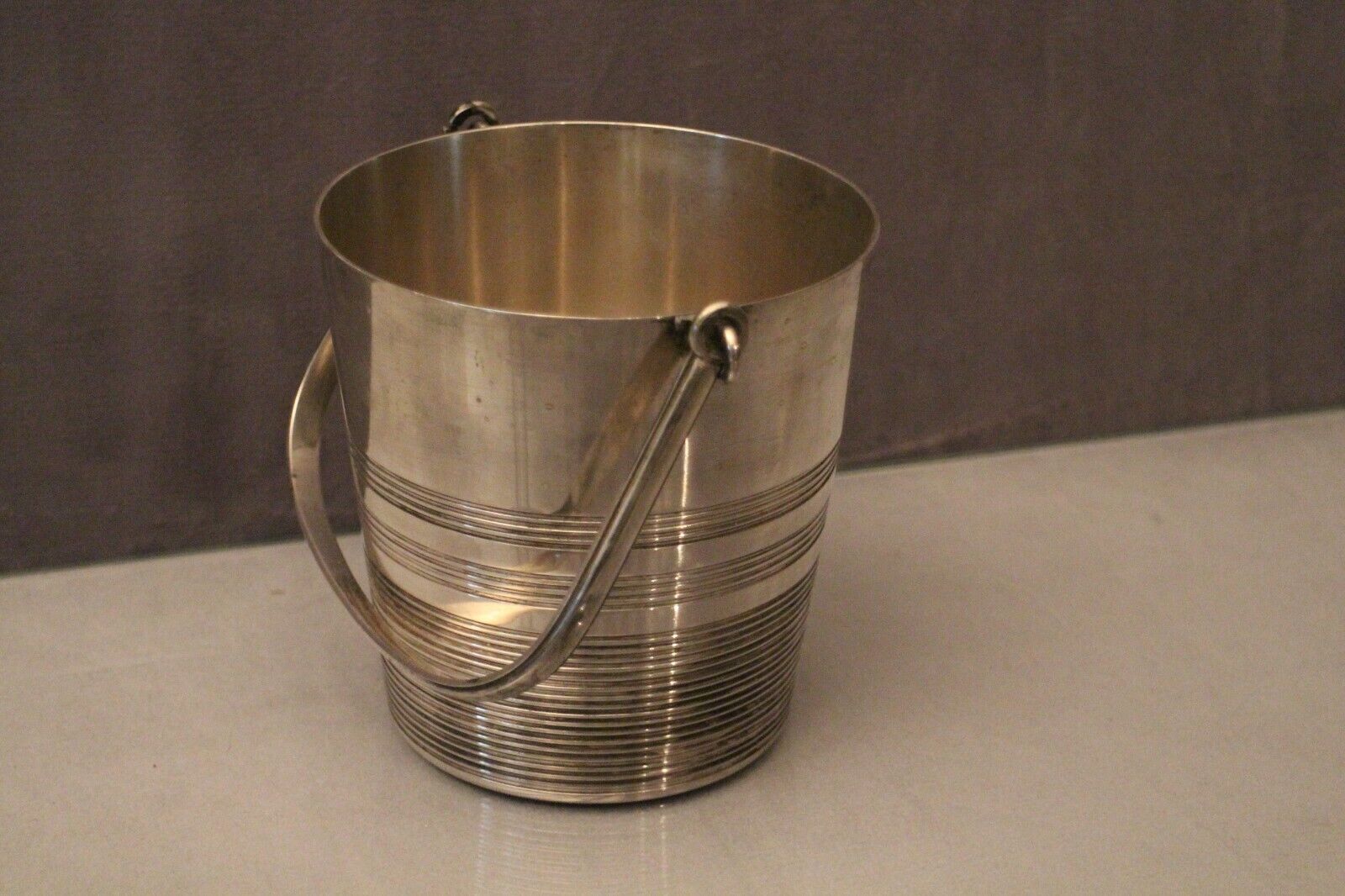 Ice cube bucket in silver metal signed Ercuis