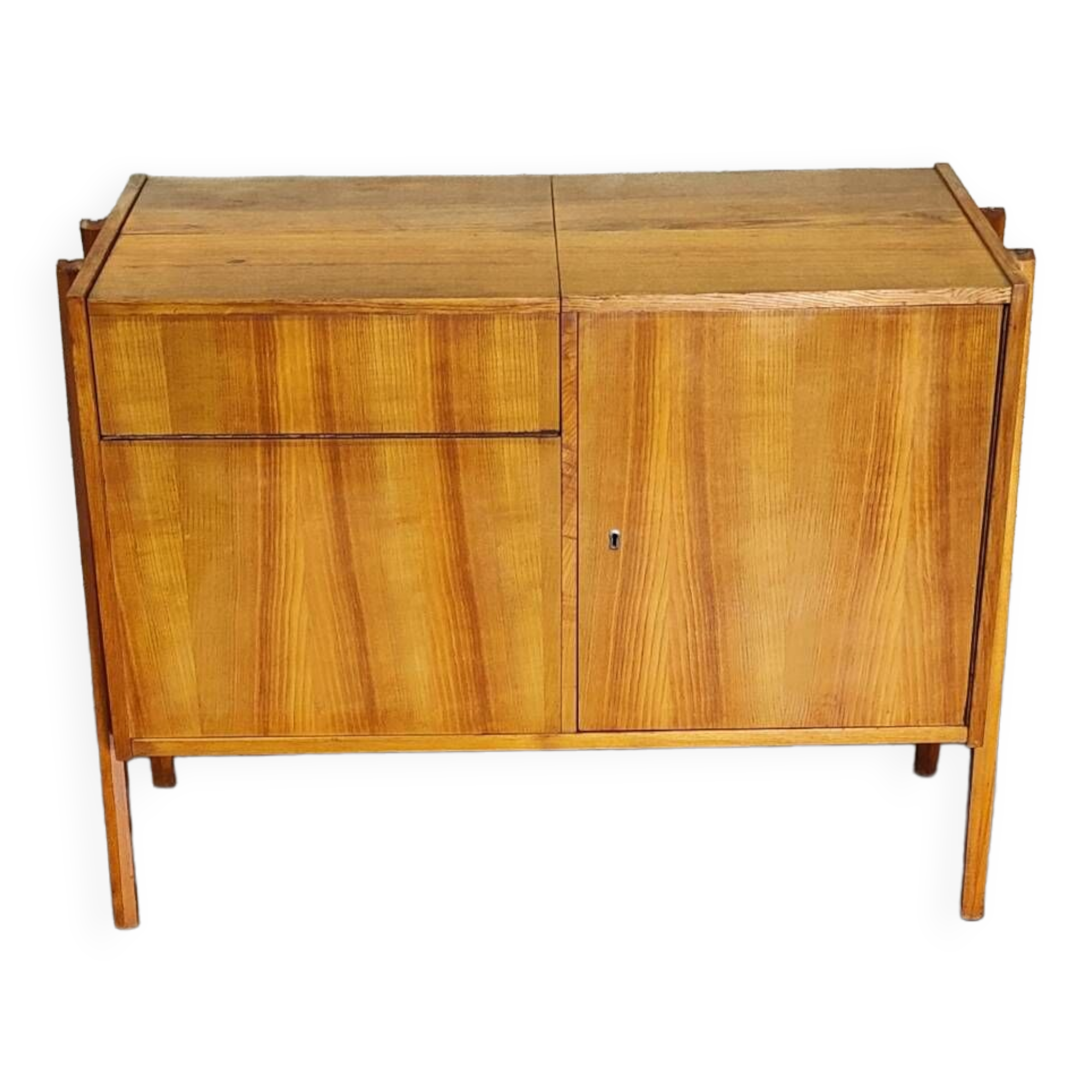 Bar buffet, divider by Frantisek Jirak for Tatra Nabytok 1960