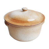 Pot in sandstone
