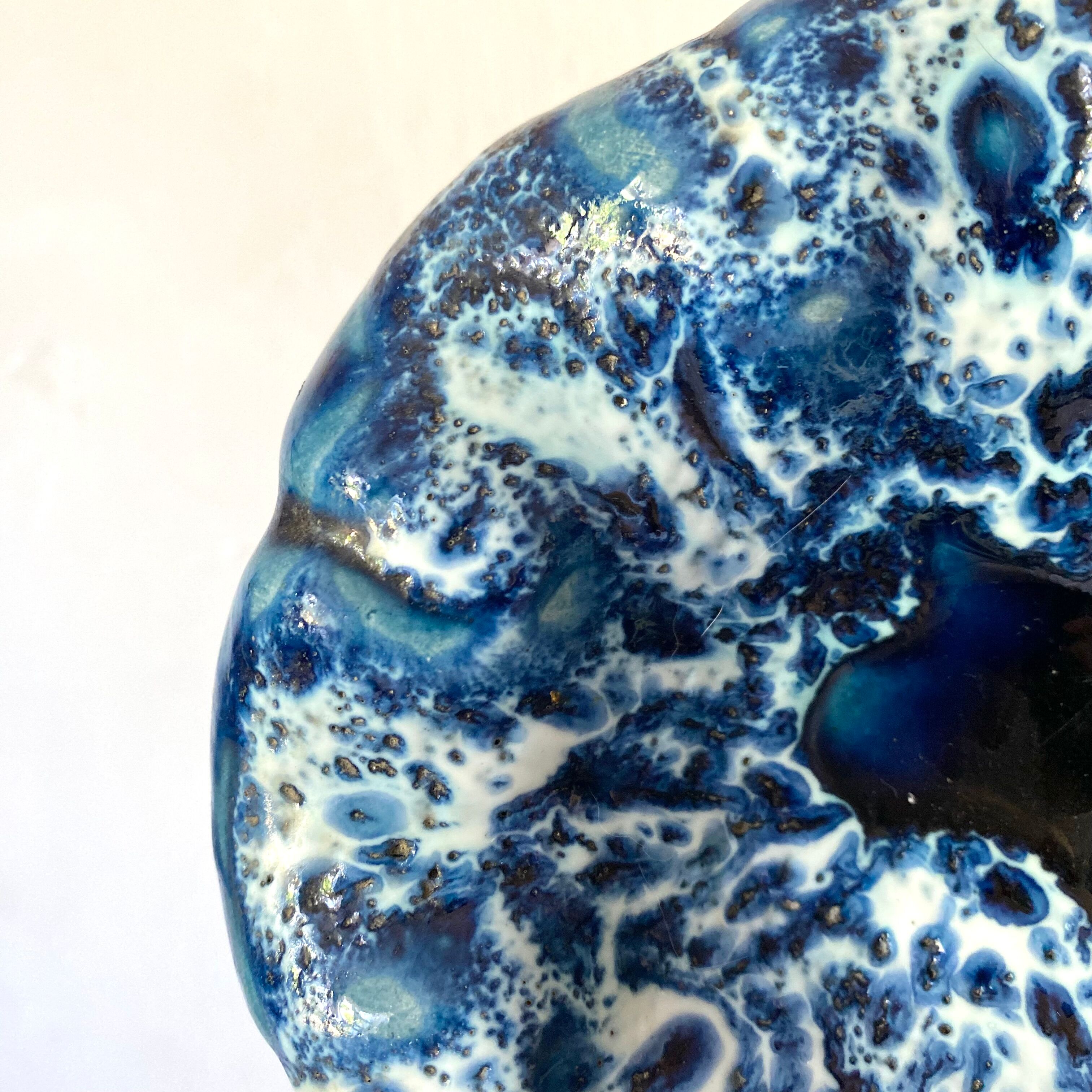 Empty ceramic pocket 70s