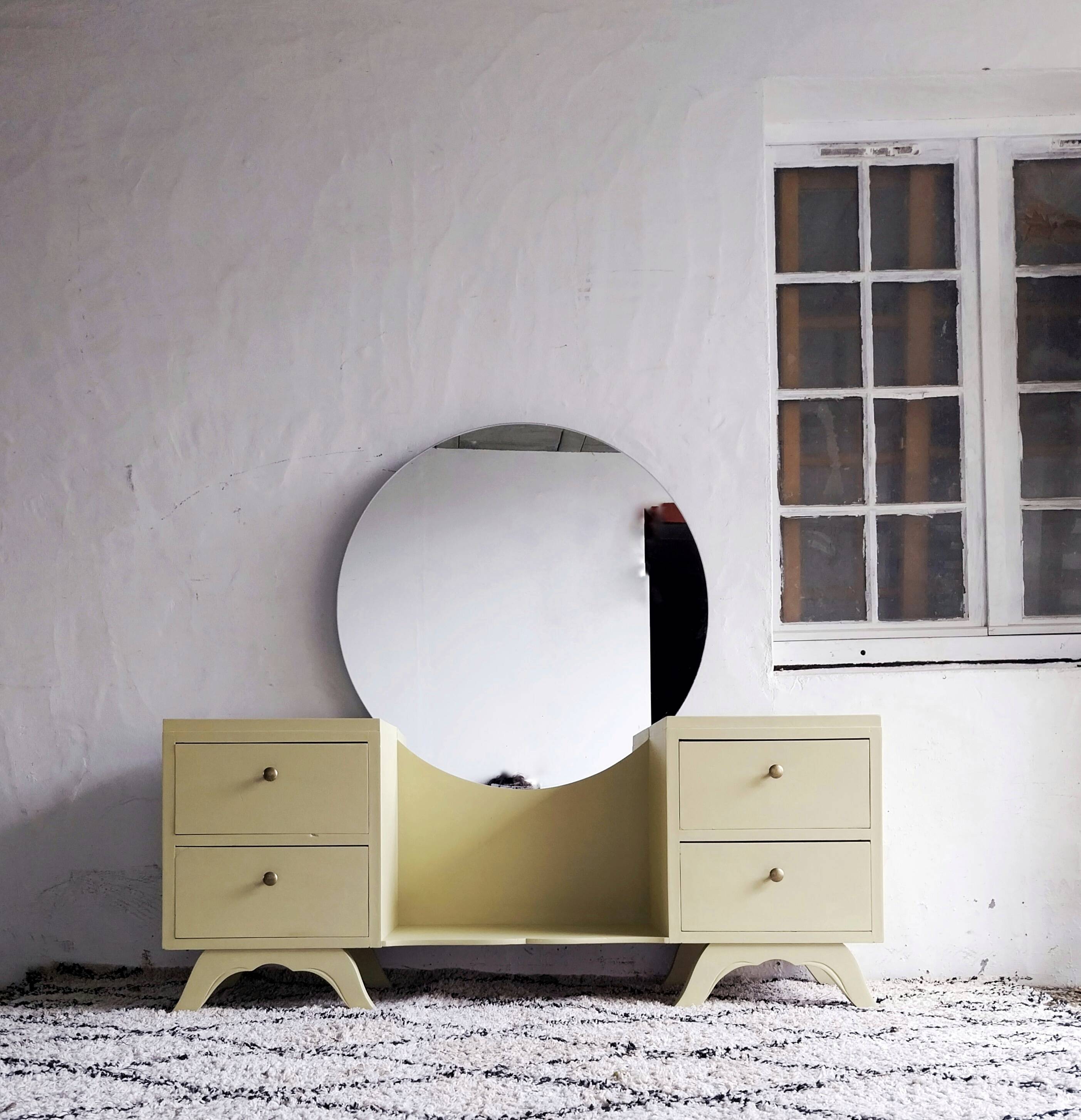 Dressing table