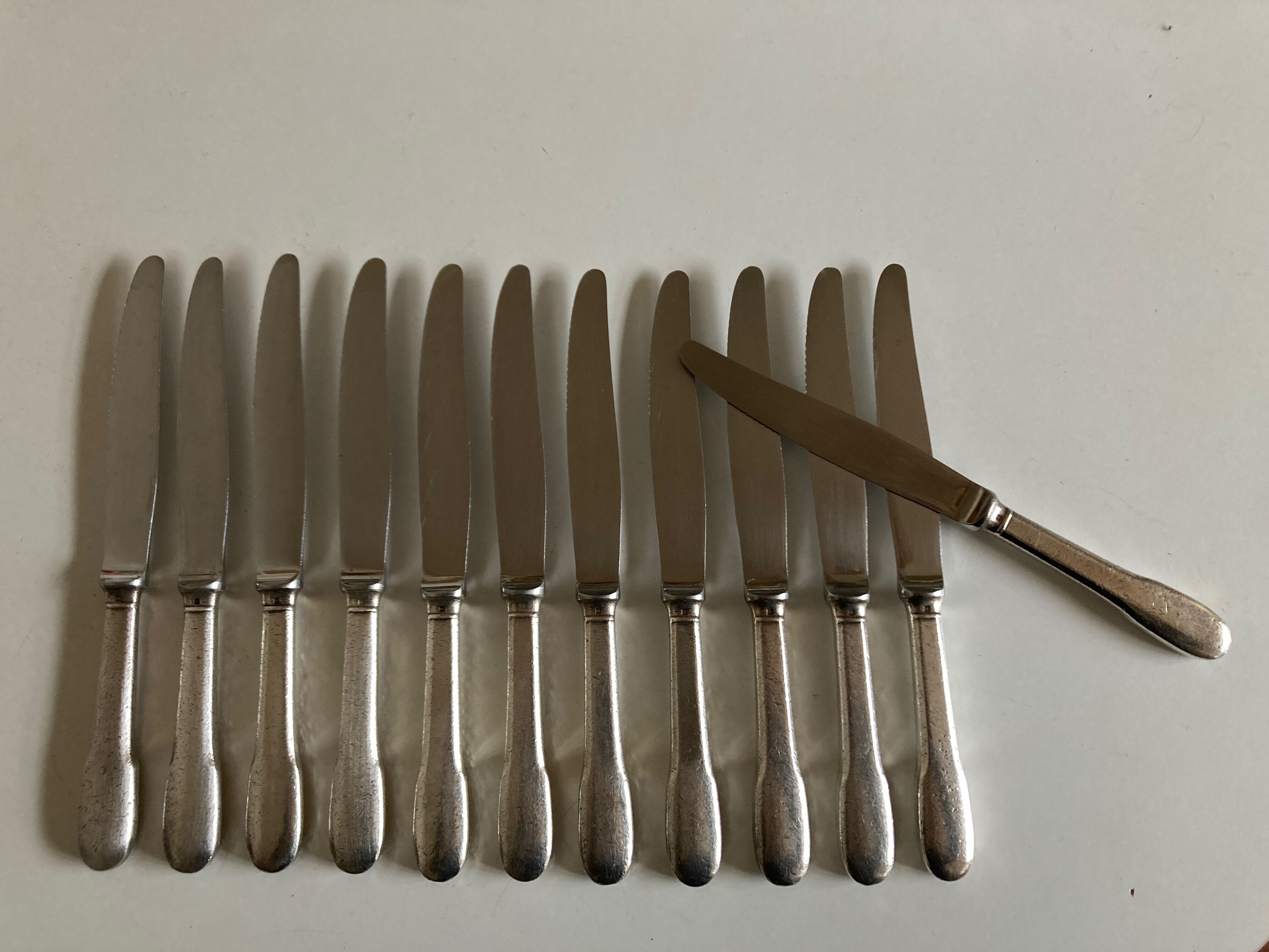 Set of 12 brewery knives Christofle Cluny Vieux Paris 1960
