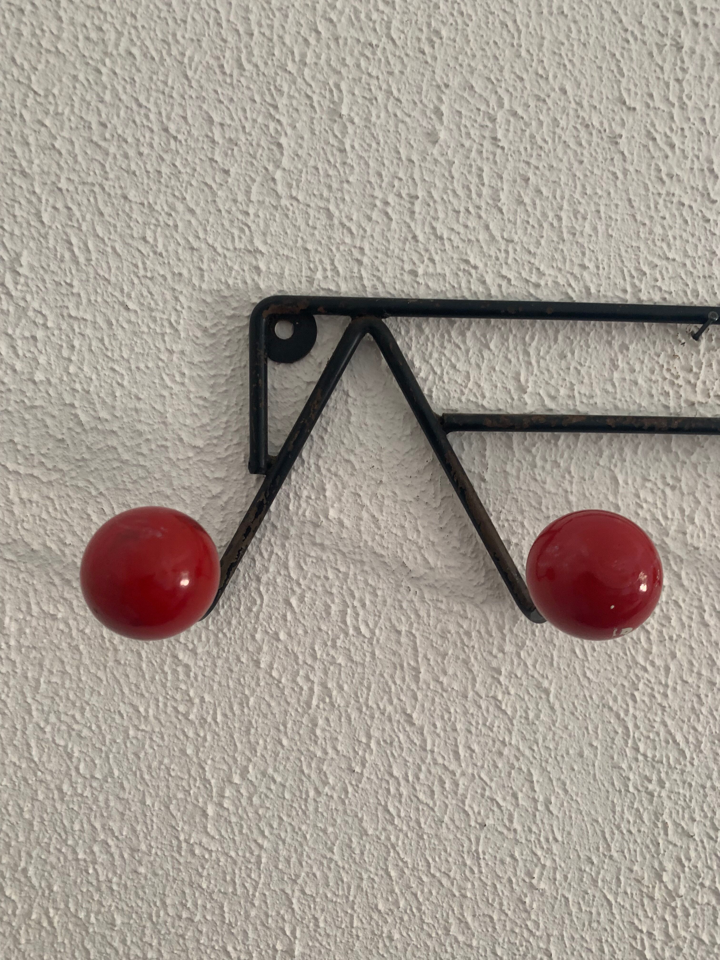 Vintage coat rack 1960 red balls 4 hooks - 44 x 13 cm