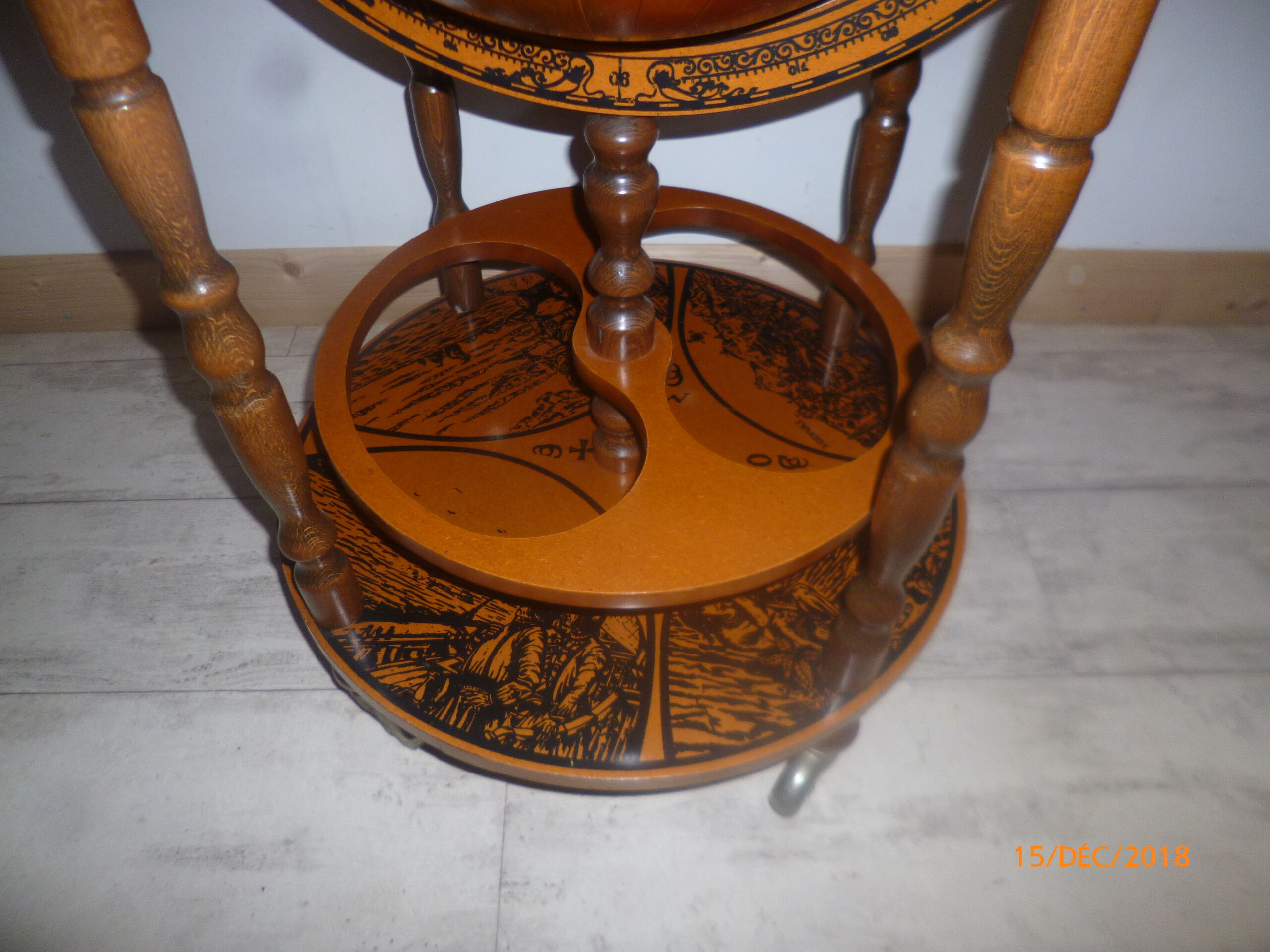 Mappemonde bar roulette globe terrestre vintage