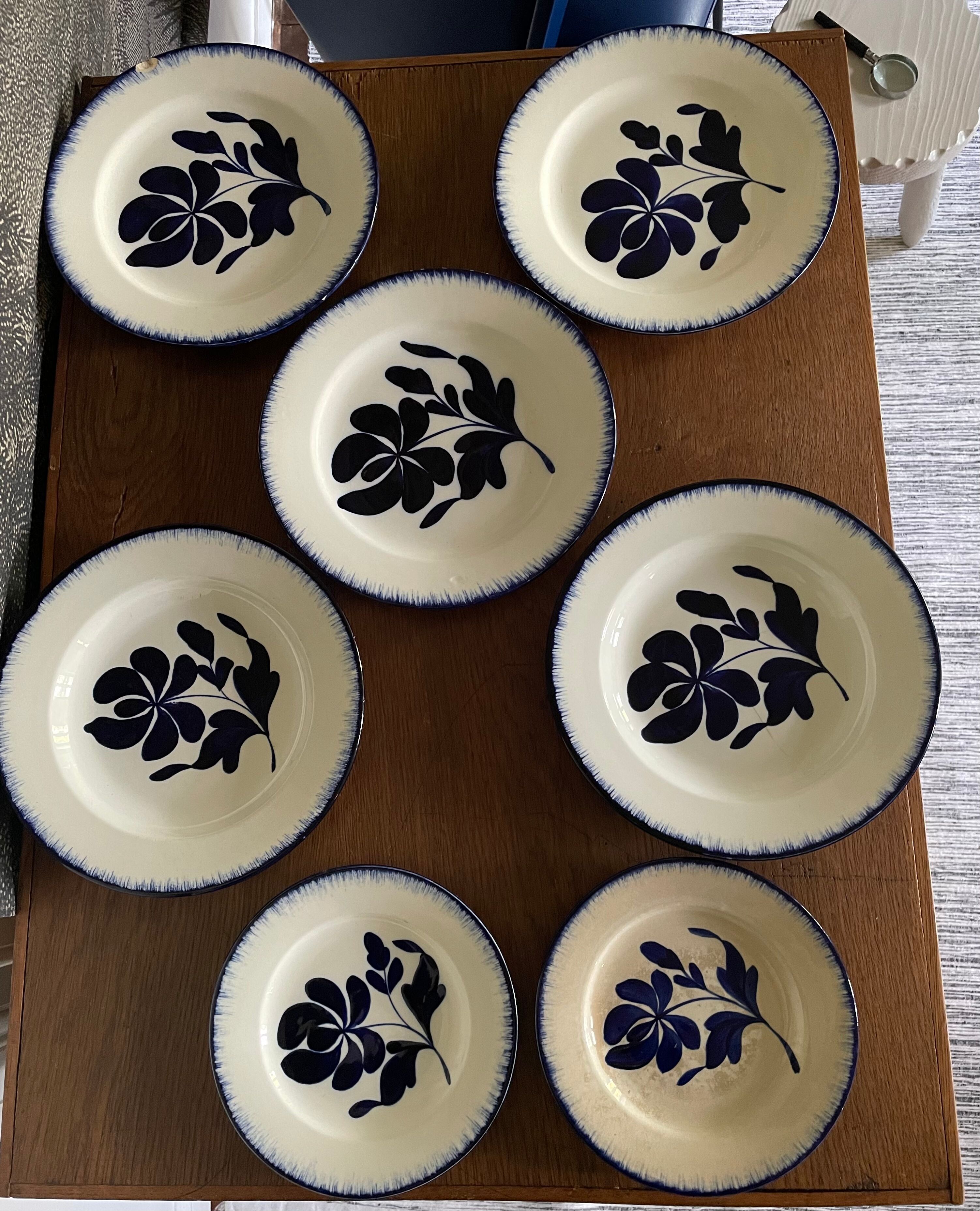 Plates model thebes salins iron earth