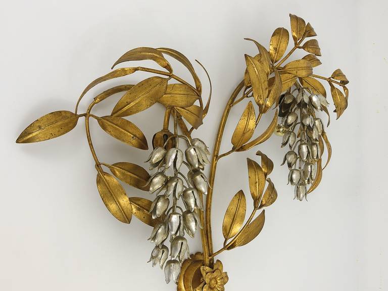 Large gold metal wall lamp in Hollywood Regency style by Hans Kögl, Maison Jansen.