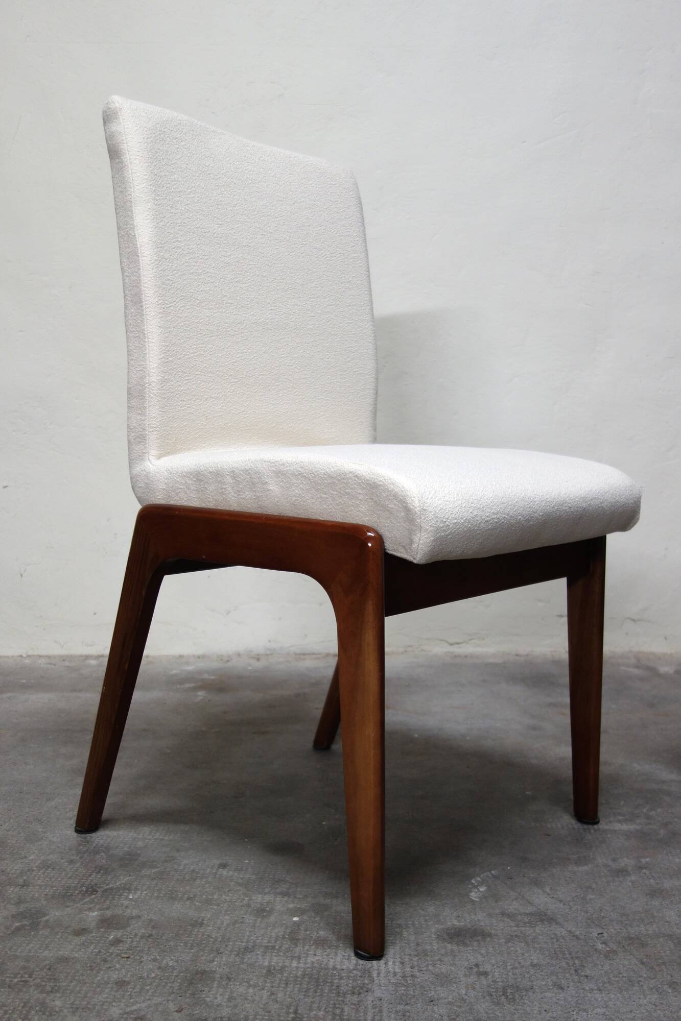 Paire de chaises scandinaves restaurées années 70