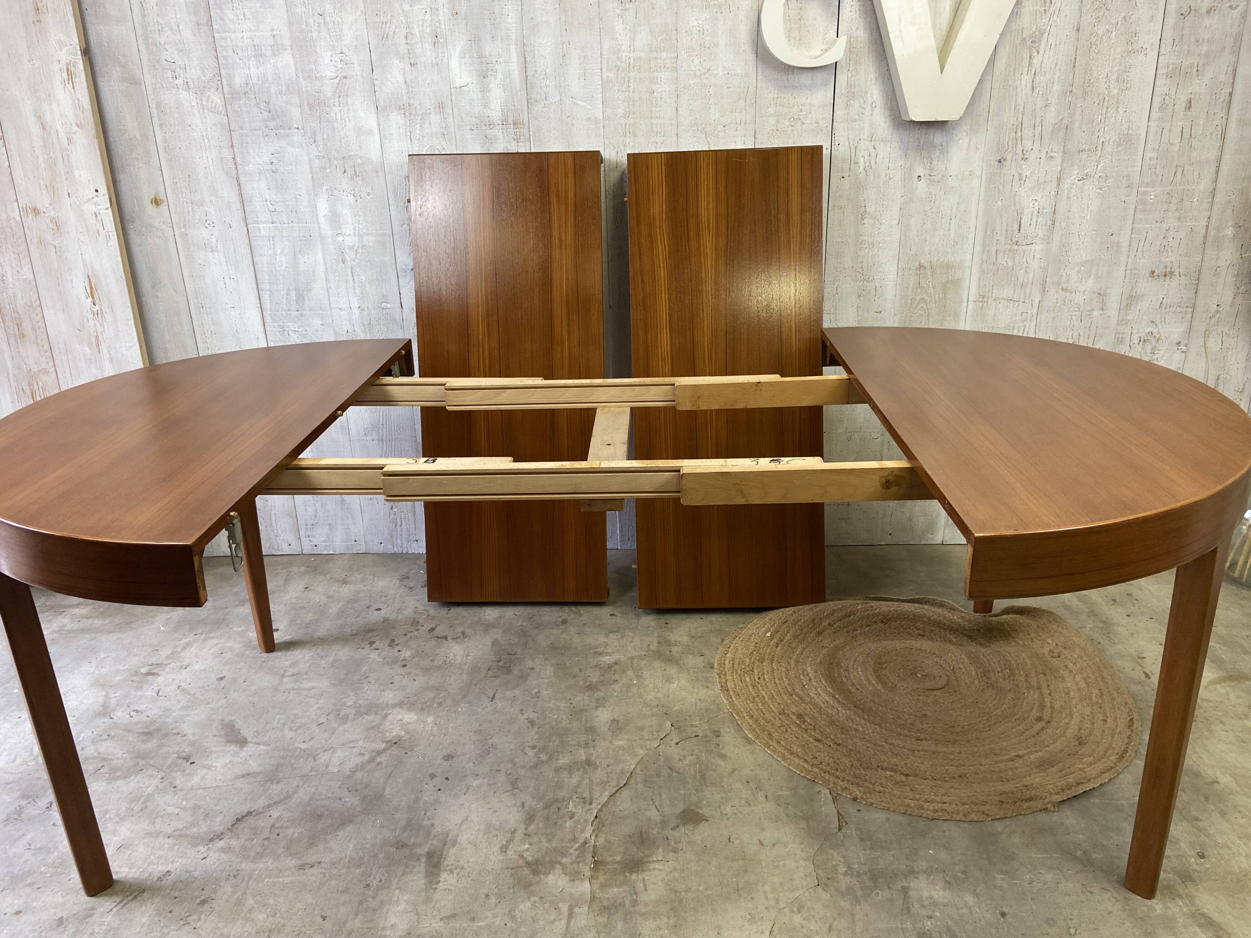 Vintage extendable table