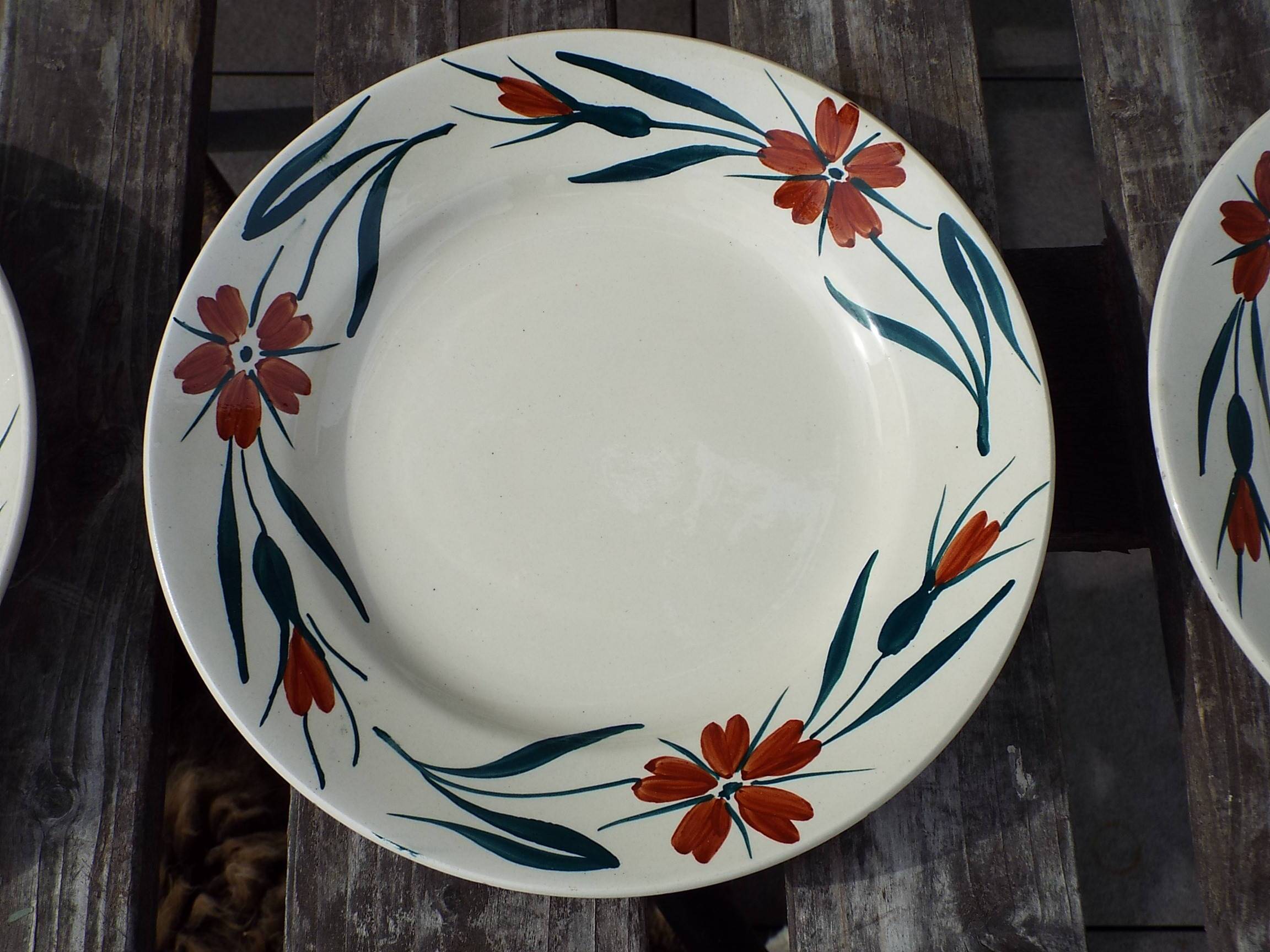 8 flat plates Terre de Fer Longchamp model Christiane