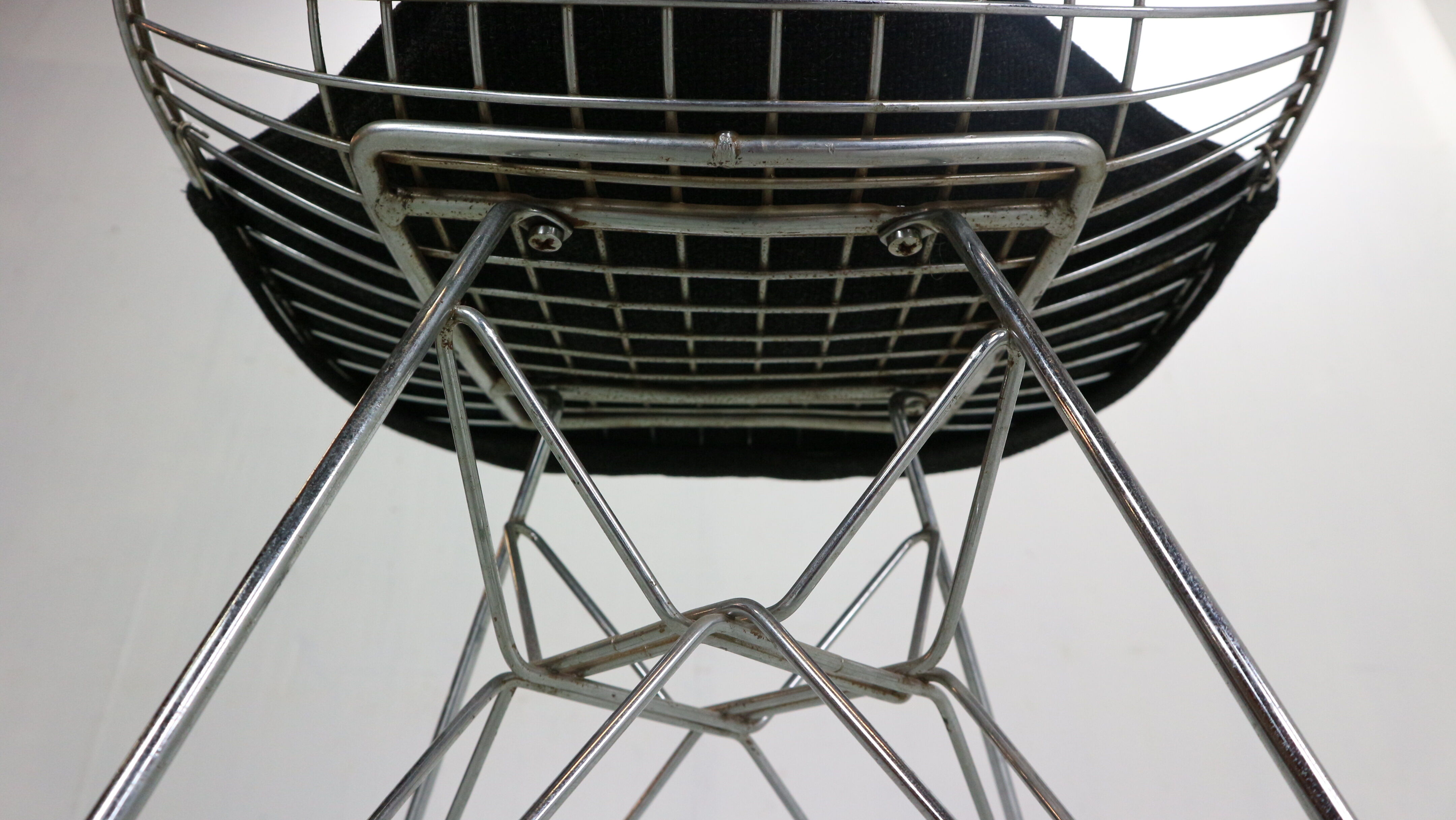 "DKR-2" Set of 4 Wire Chairs 'Bikini' by Eames for Herman Miller, 1960