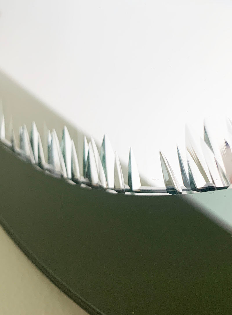 Chiseled double complexion mirror