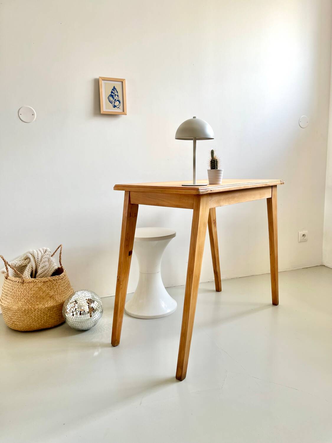 Table appointment / small desk with compass legs 1950