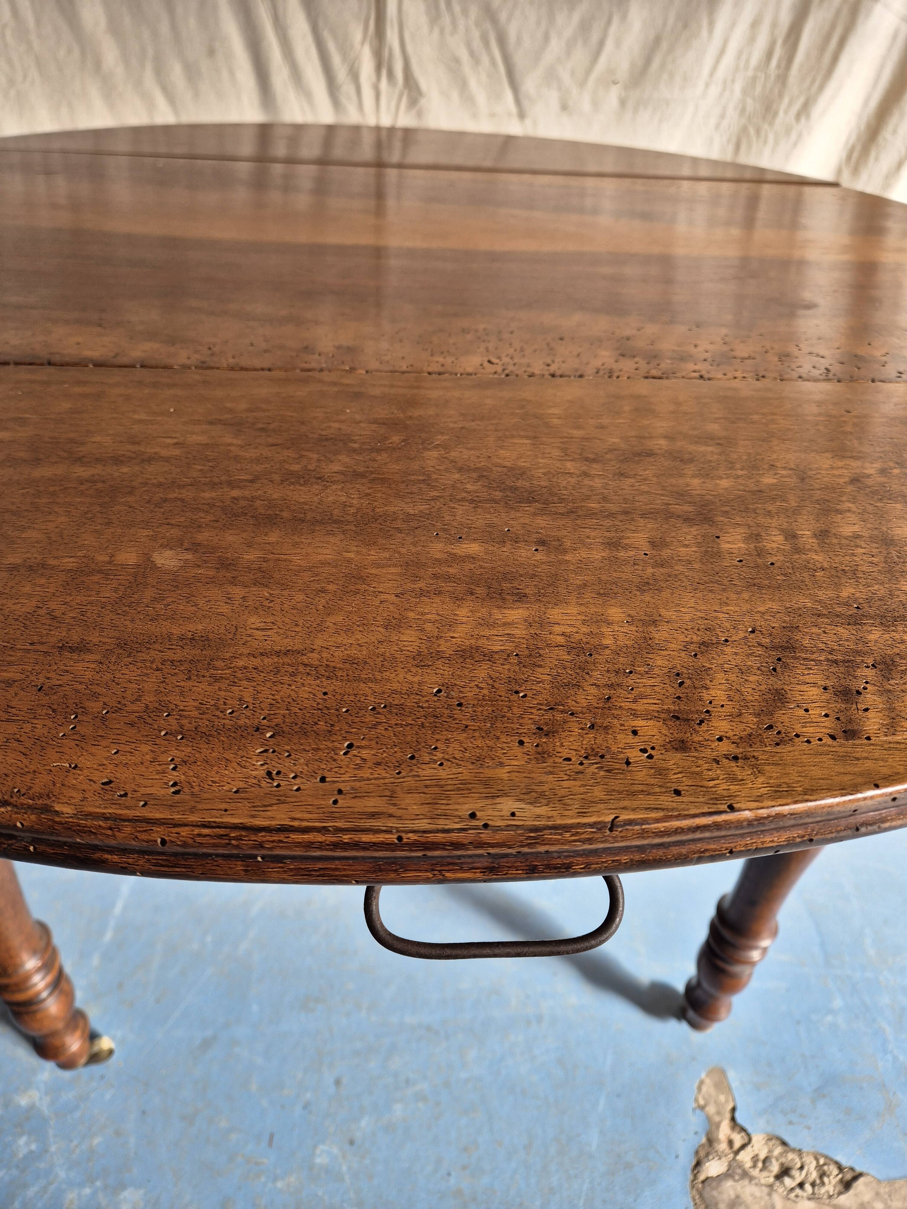 Rectangle/round table