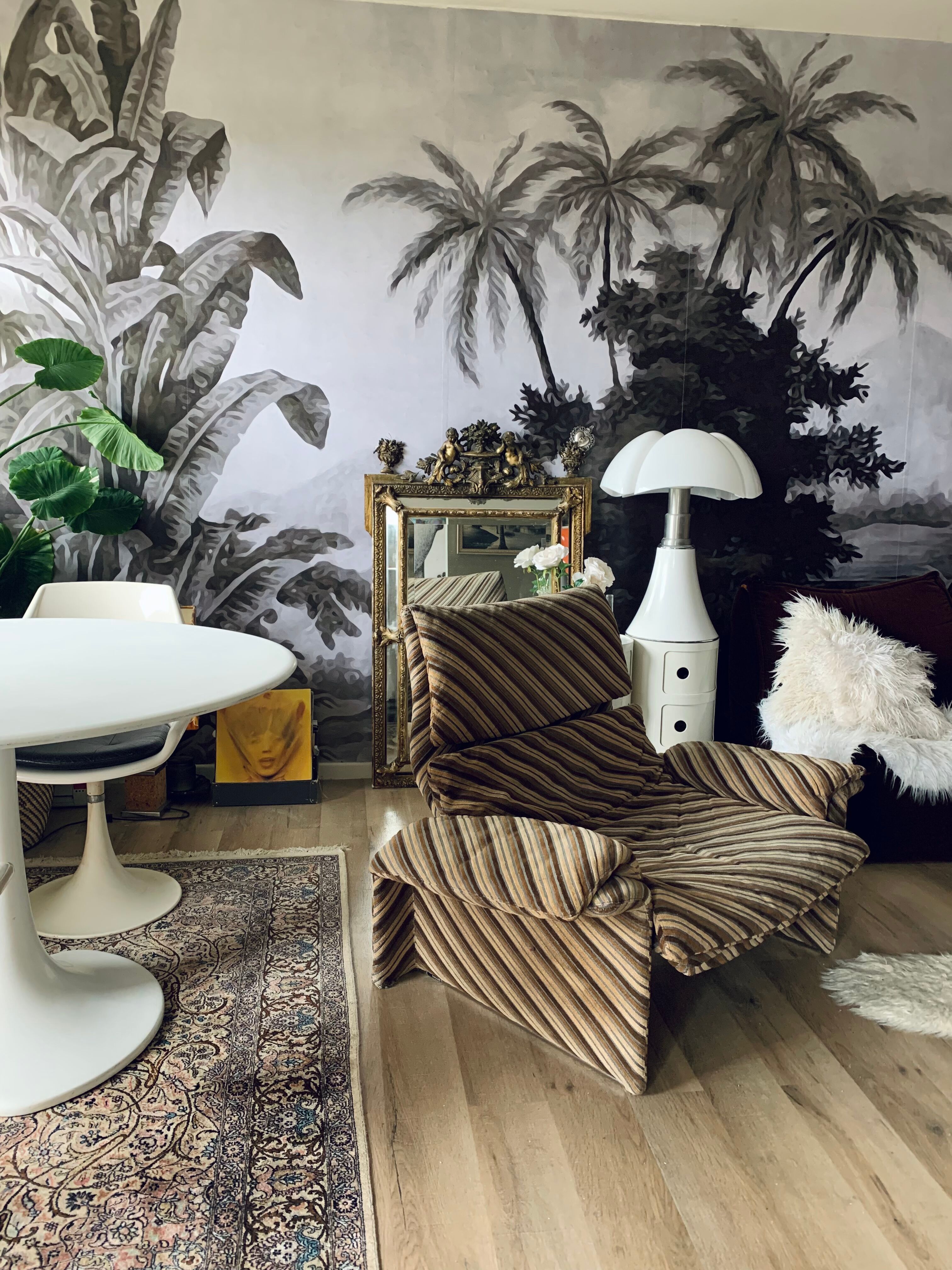 Vintage armchair Saporiti