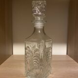 Carafe en verre ciselé