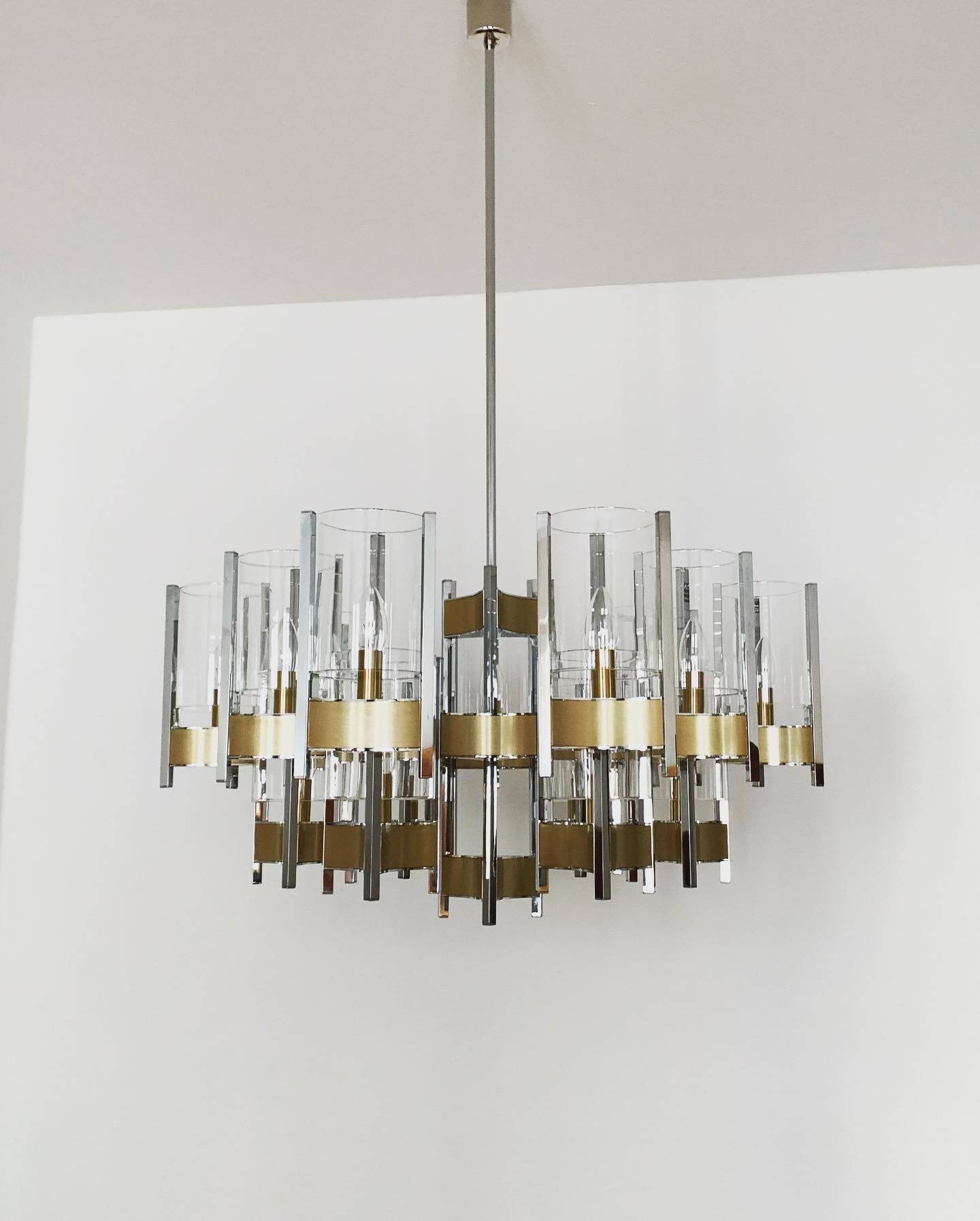 Large Italian Brutalist Chandelier by Gaetano Sciolari
