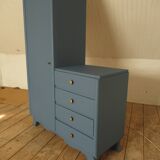 Asymmetrical wardrobe.