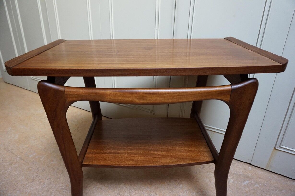 Table d’appoint par Louis Van Teeffelen pour Wébé