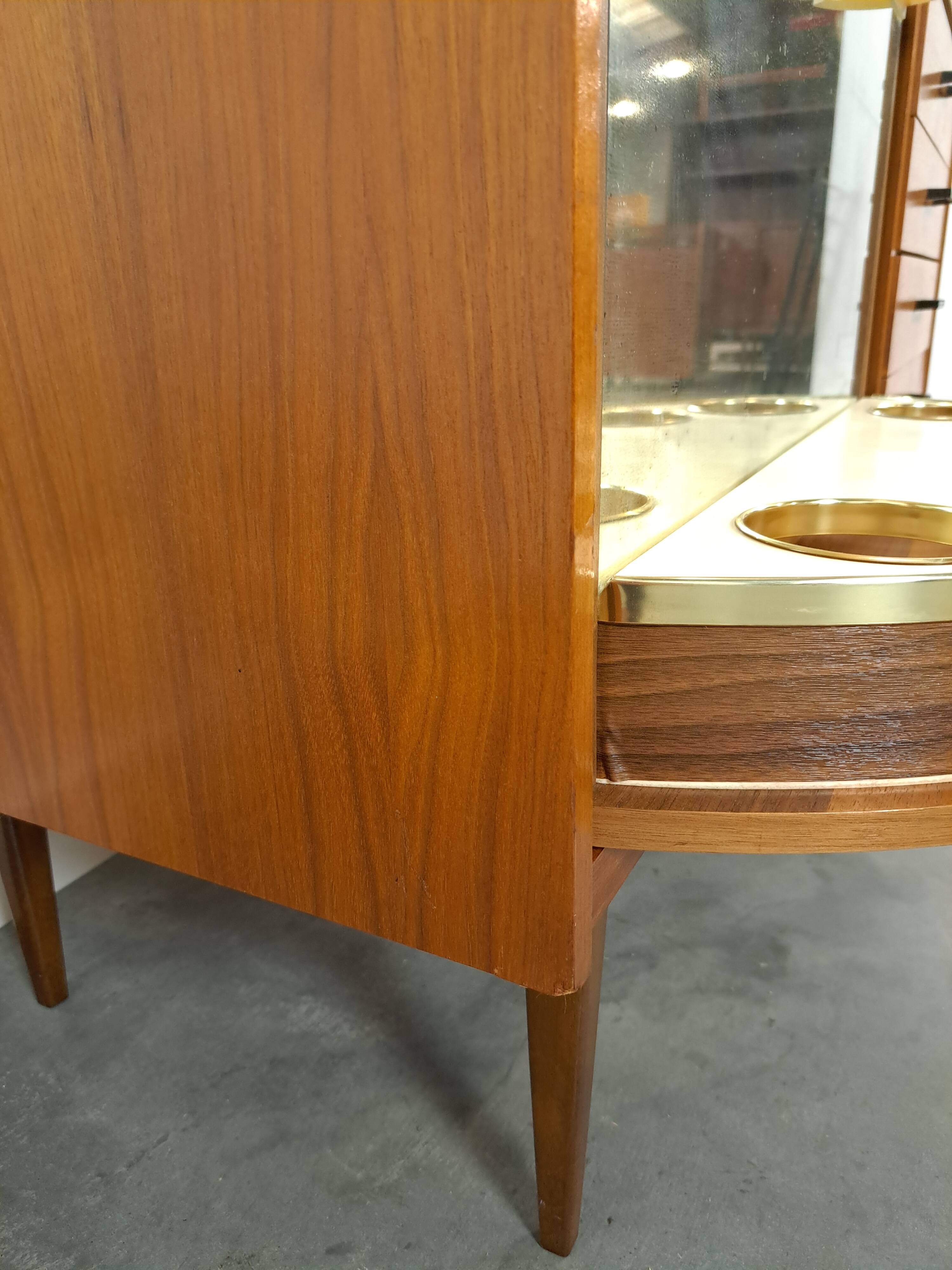 Fineer dressoir met draaibare bar en lades, barkast