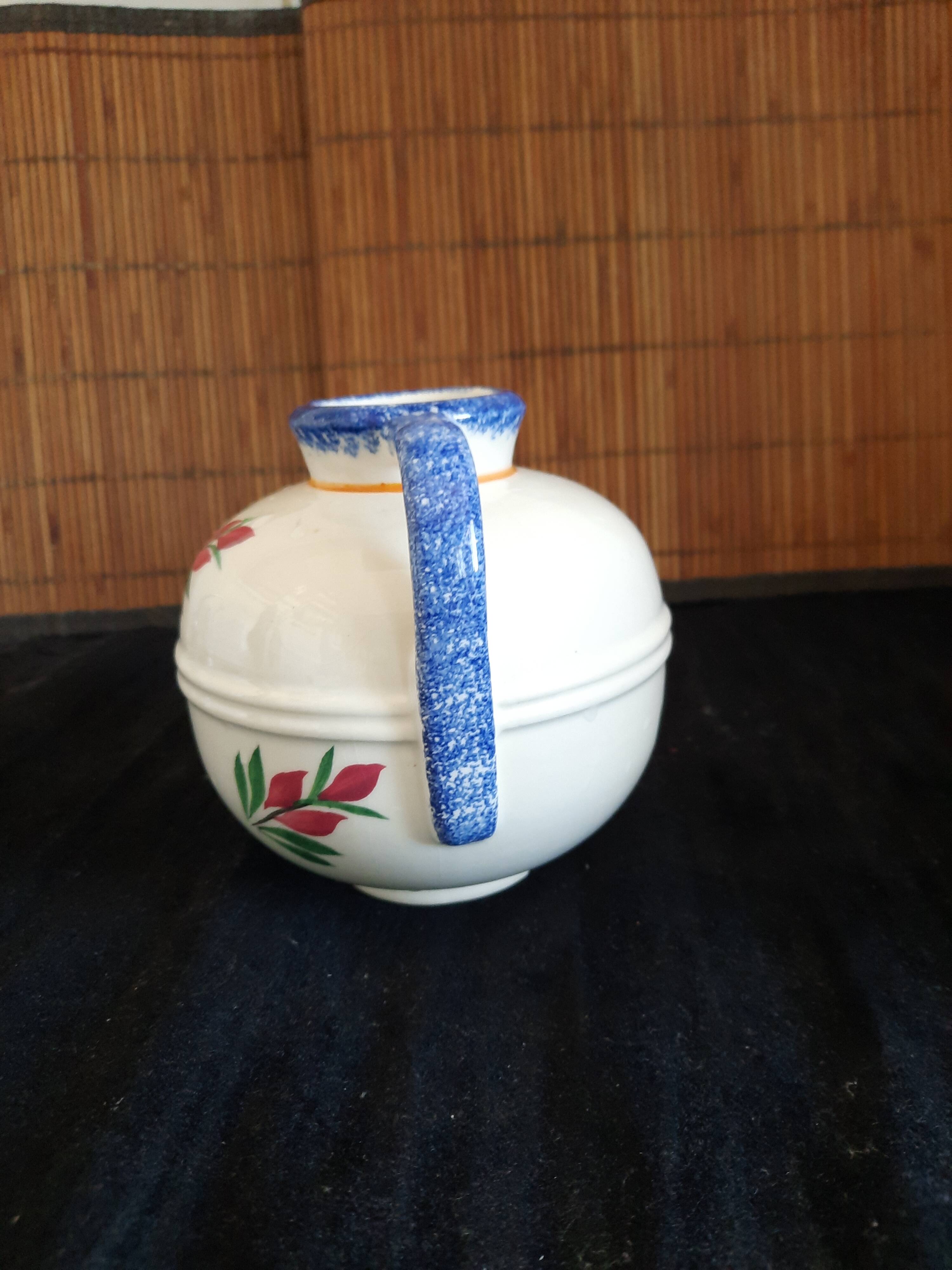 Vase boule 2 anses Henriot Quimper - Décor couple breton