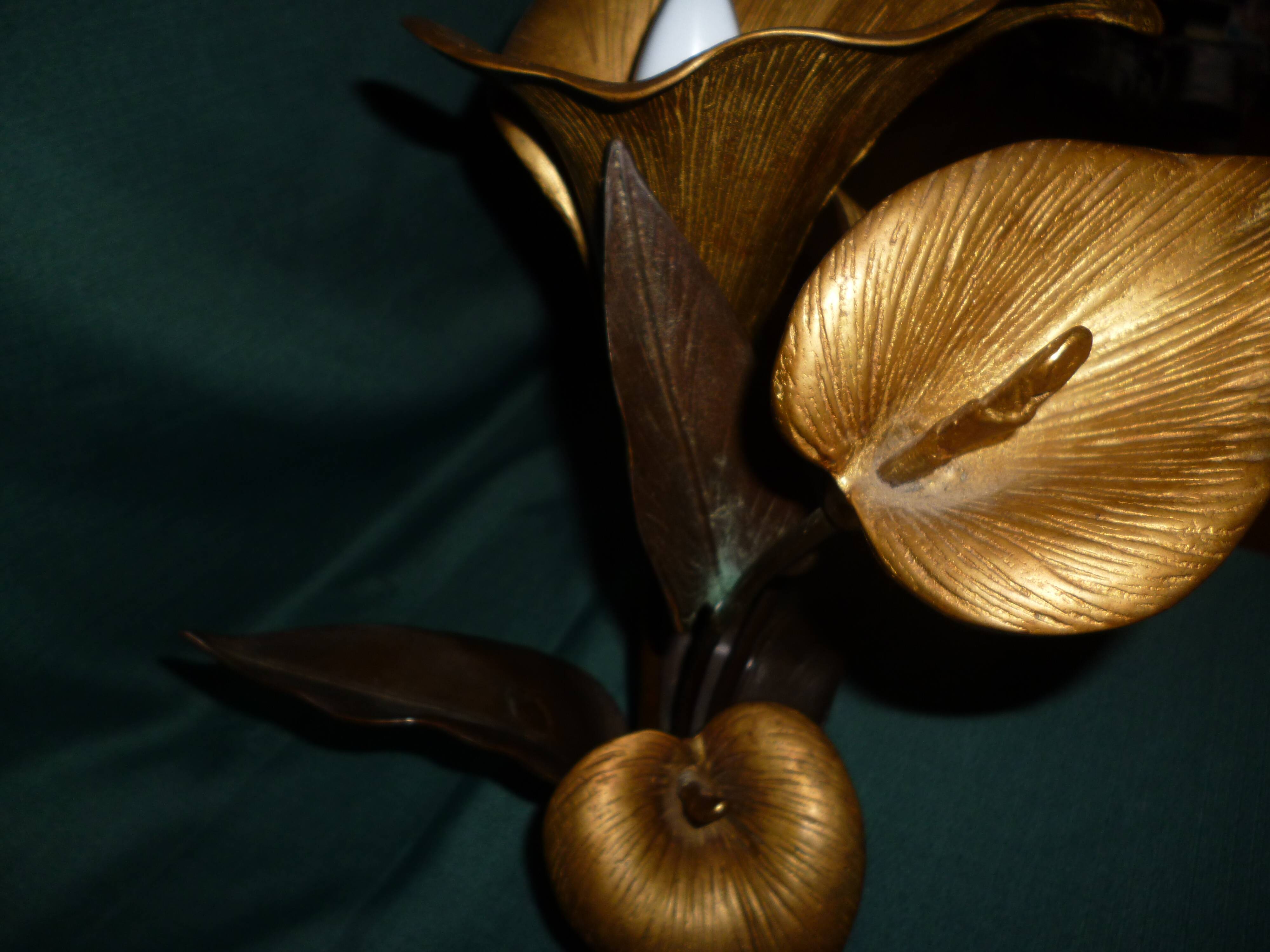 Bronze lamp with arum flowers