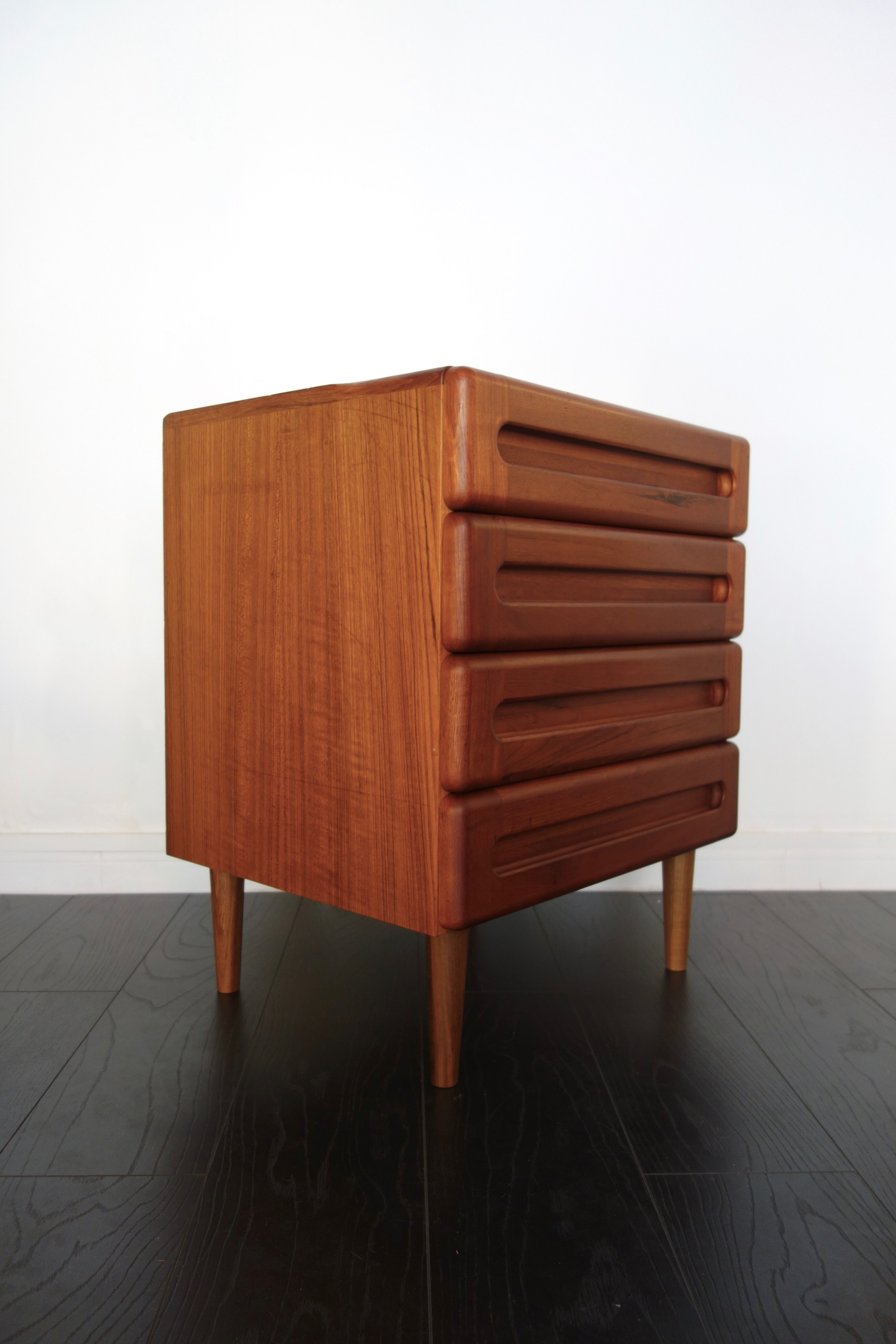 Danish teak chest of drawers 60s