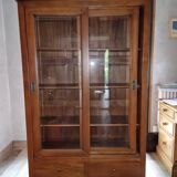 Double sliding door display case