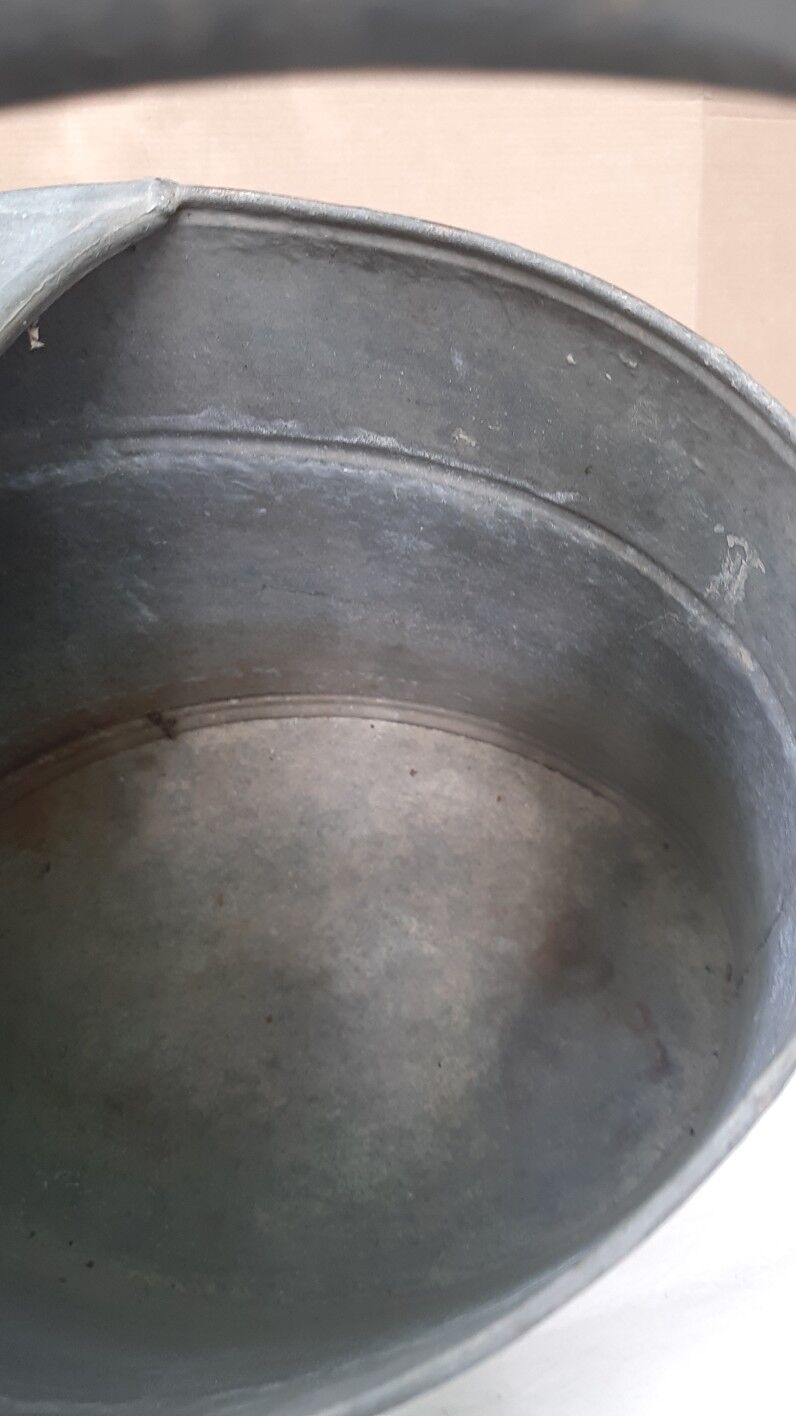 Zinc watering can