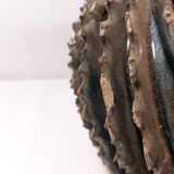ball vase with twisted fins