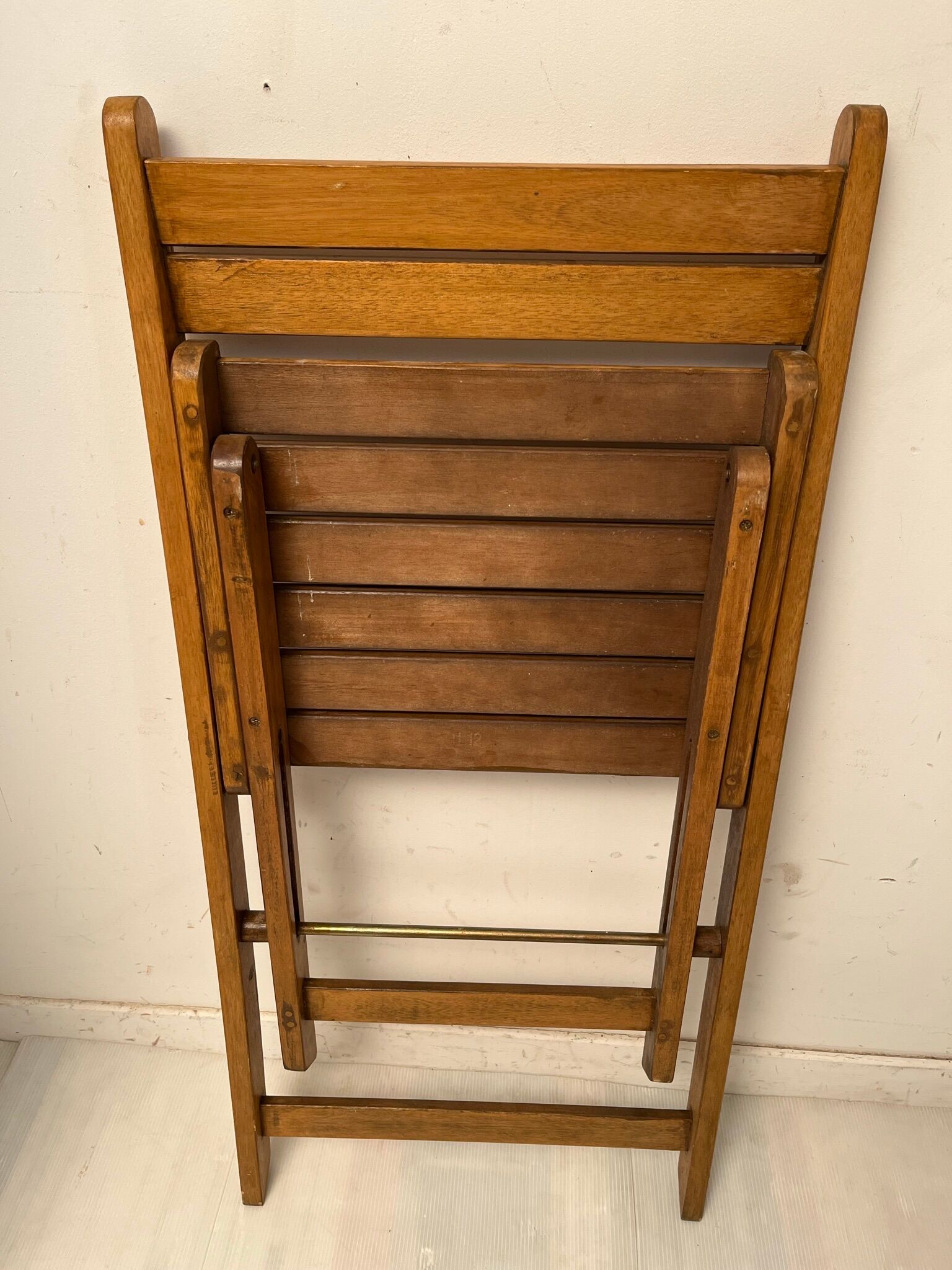 4 foldable chairs in vintage wood