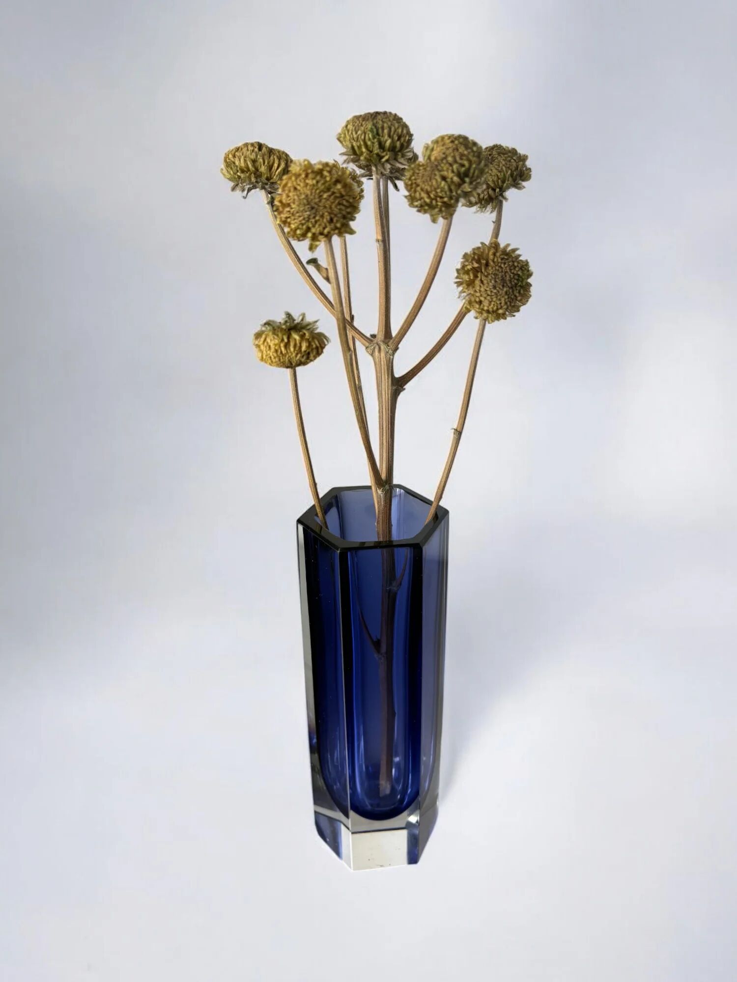 Vase Sommerso par Seguso, verre facetté bleu, Murano, Italie, années 1970