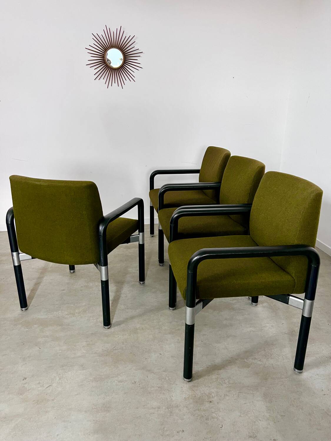 Lot de 4 chaises fauteuils design années 80 Wilkhahn métal et tissu vintage