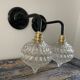 Paire d’appliques vintage en verre ciselé électrifiées à neuf