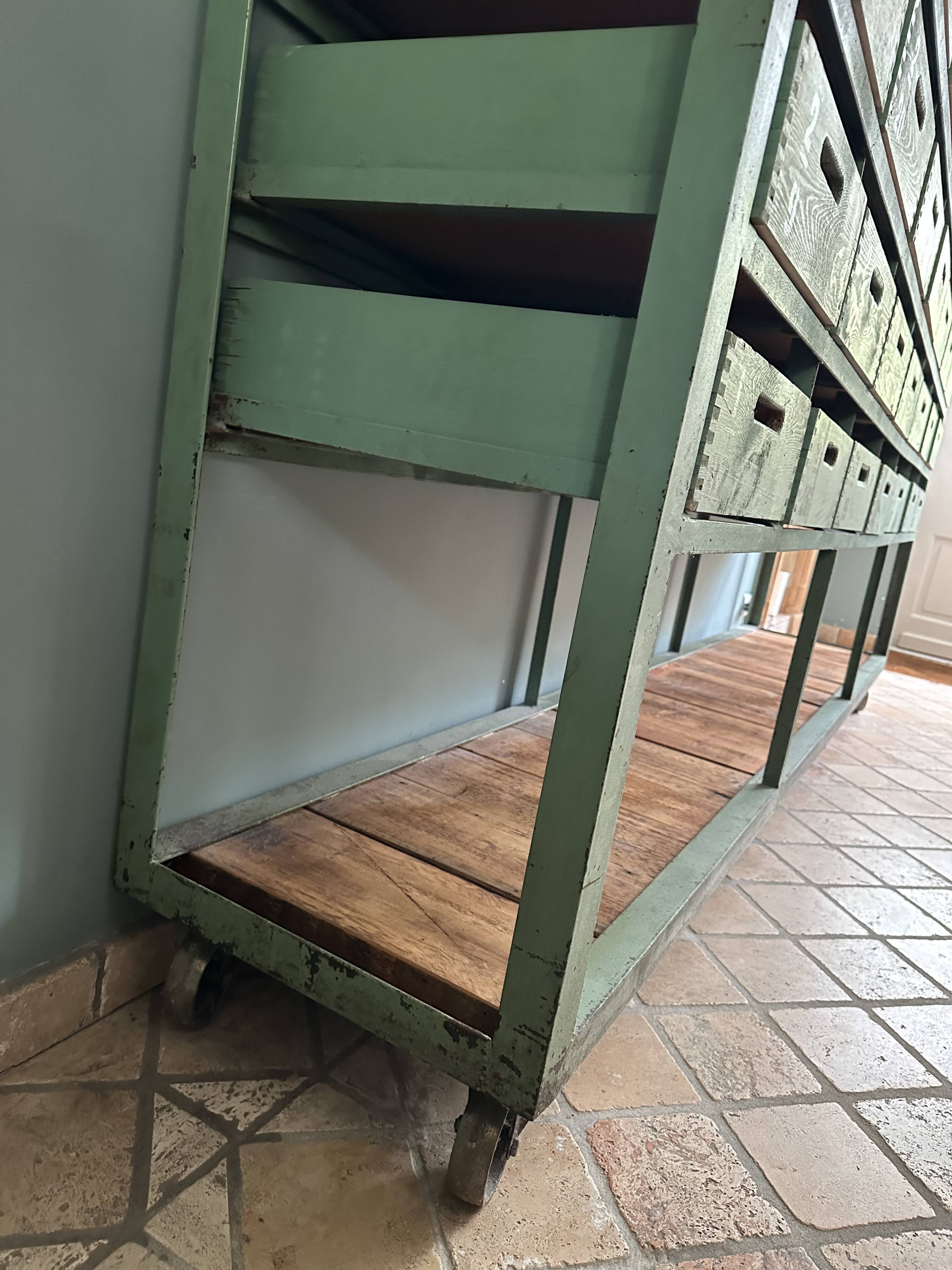 Meuble de métier industriel bois et métal