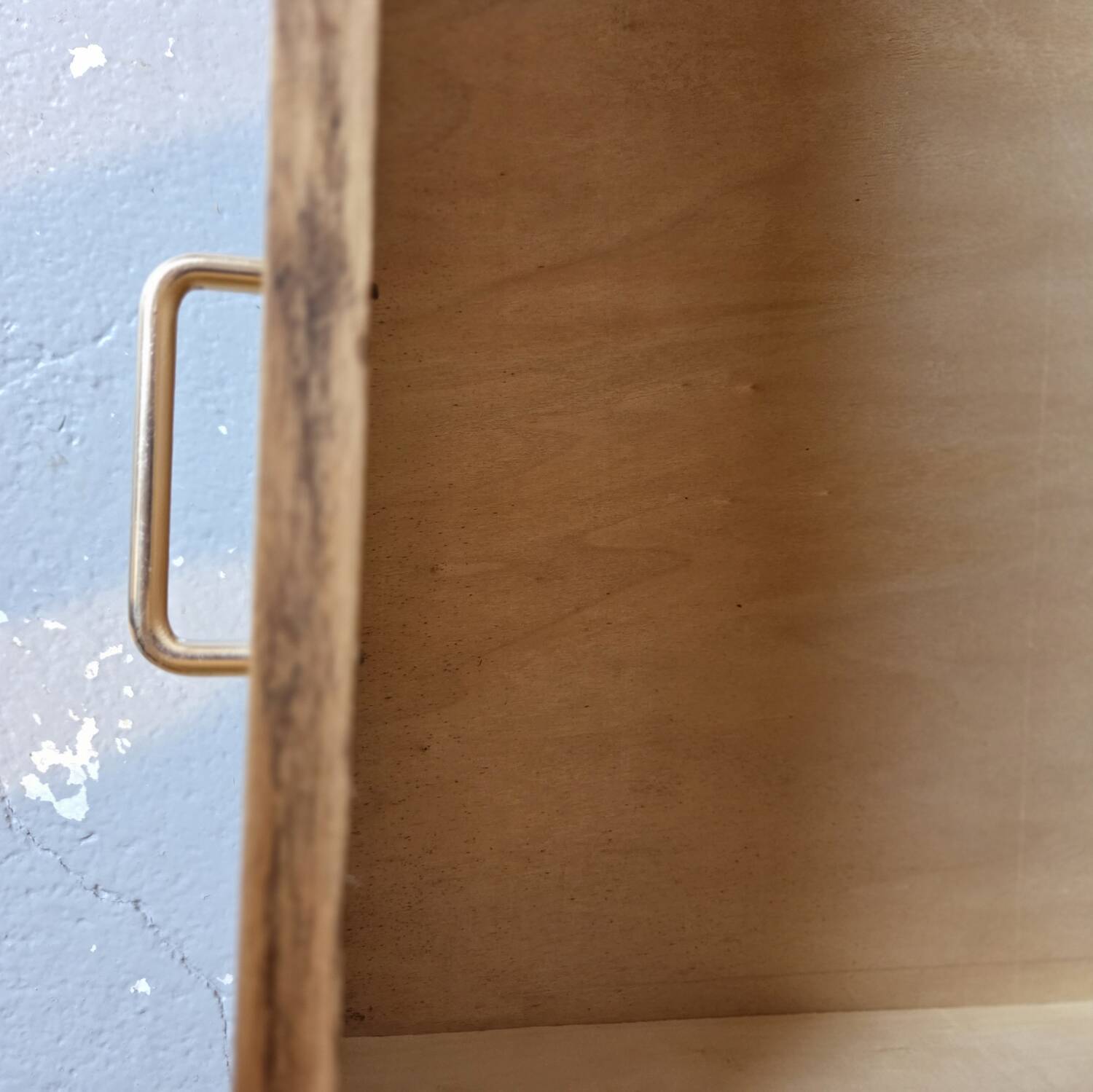 Oak chest of drawers