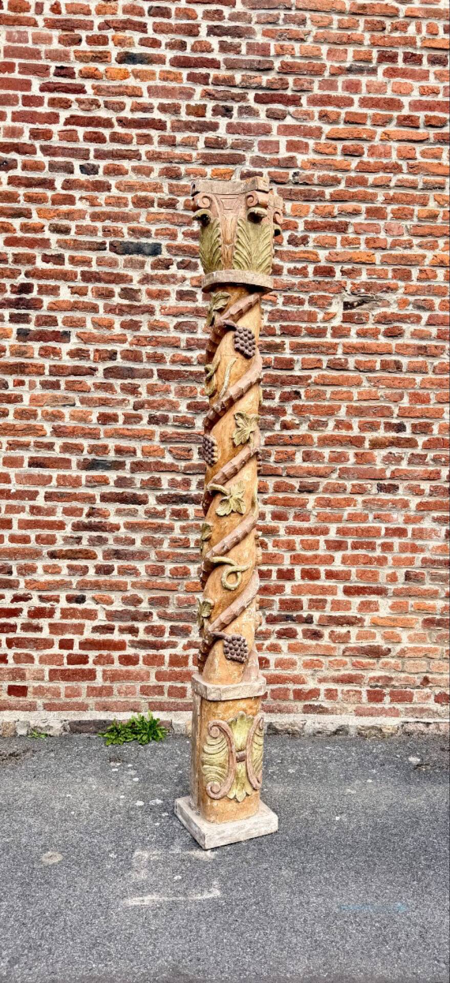 Twisted column in carved polychrome wood, 19th century.