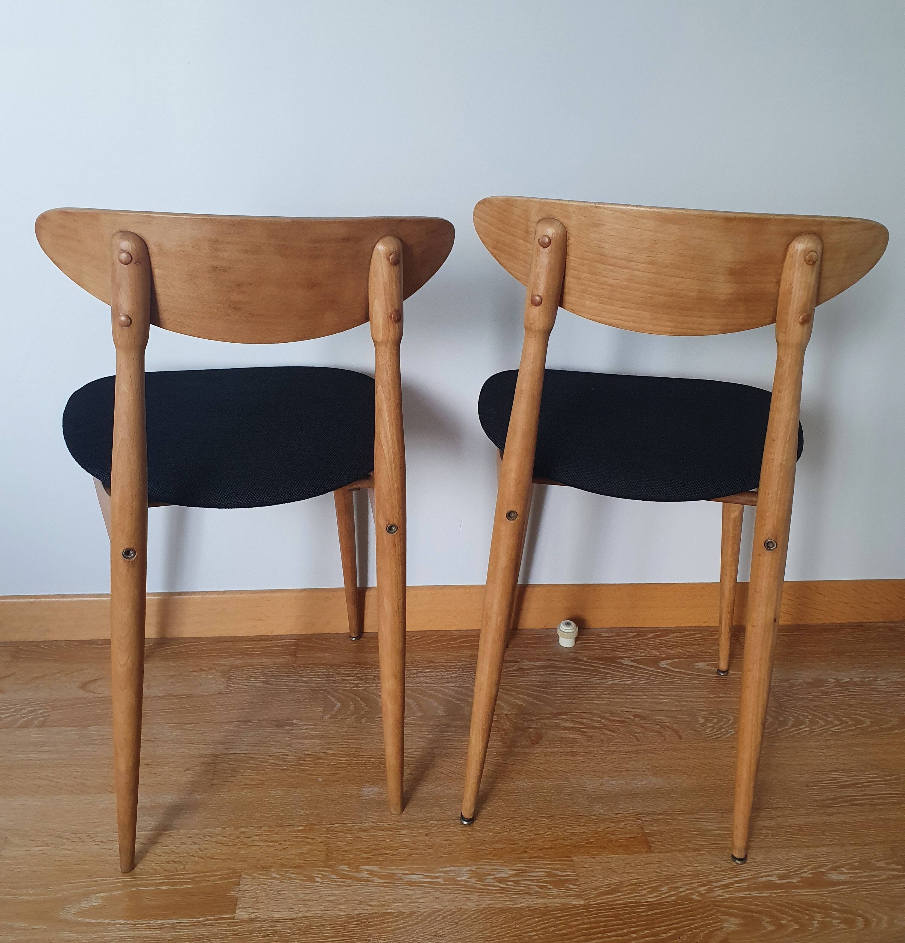 Set of 2 Scandinavian chairs. Design 1960