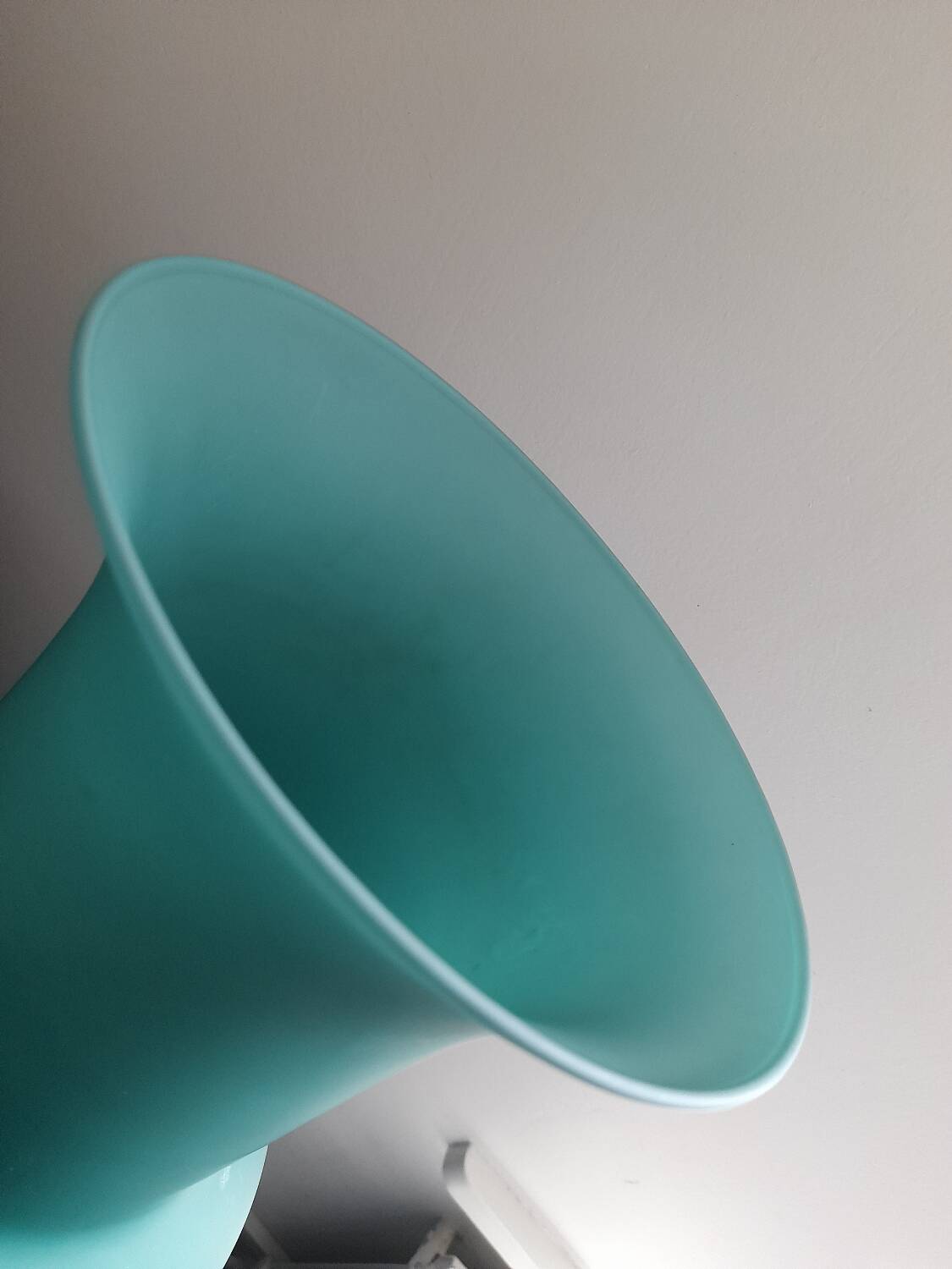 Large green satin Murano glass vase