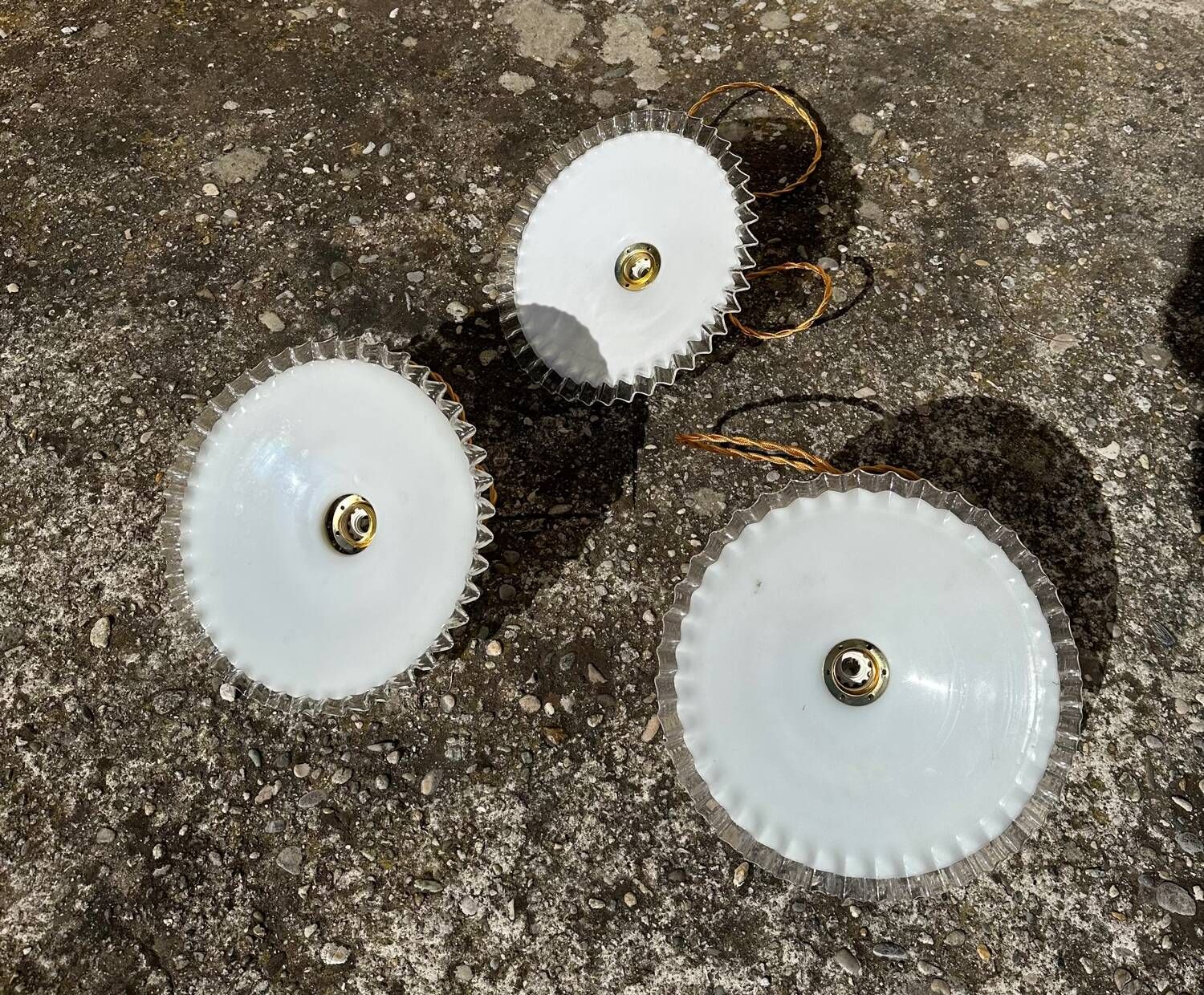 Trio vintage pendant light wavy opaline lampshade golden wires old light