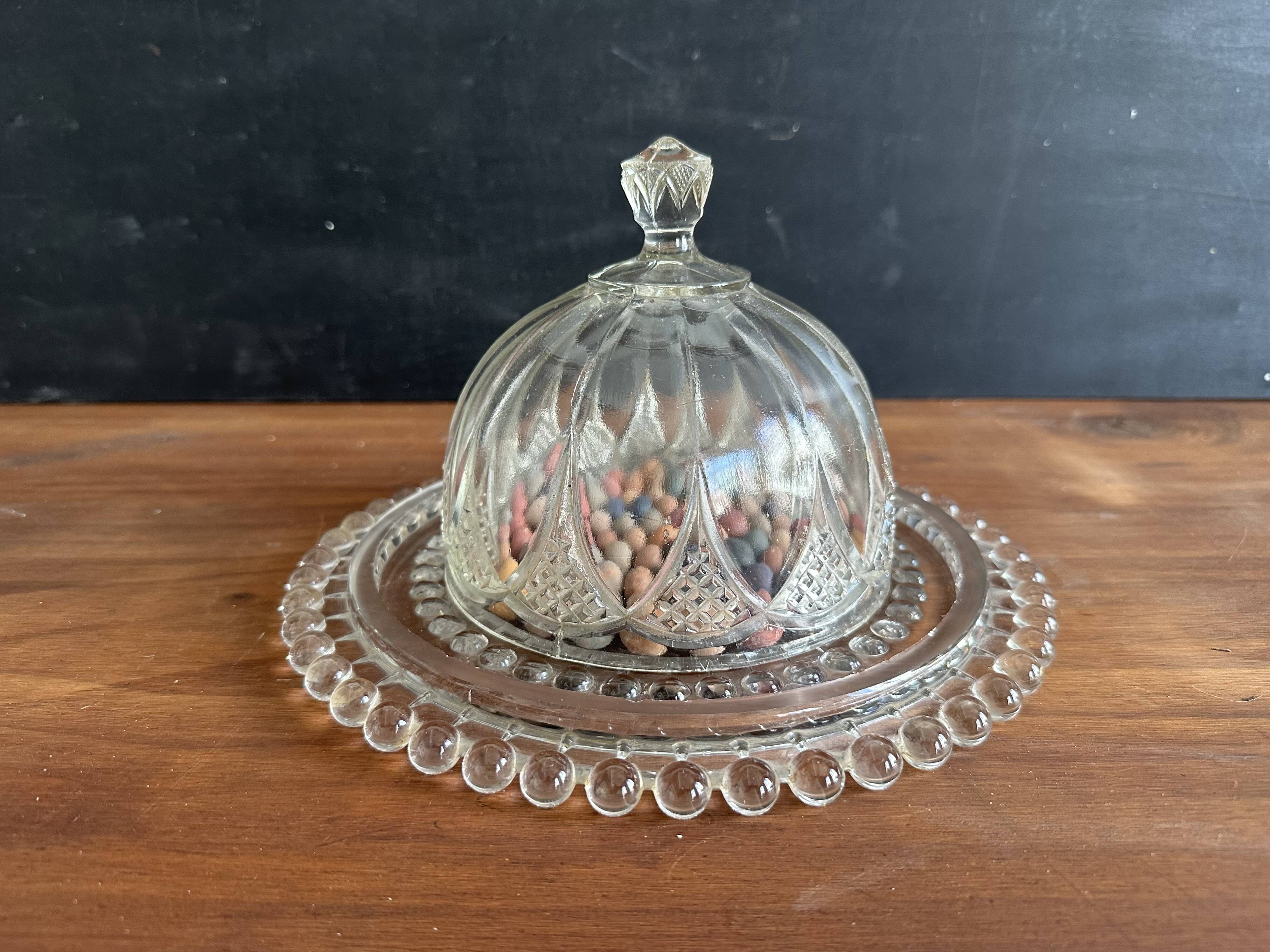 Vintage glass cheese dome with its plate, 1950s.