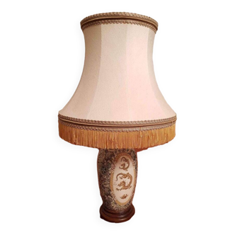 Lampe avec pied en forme de vase à décors asiatique de dragon doré