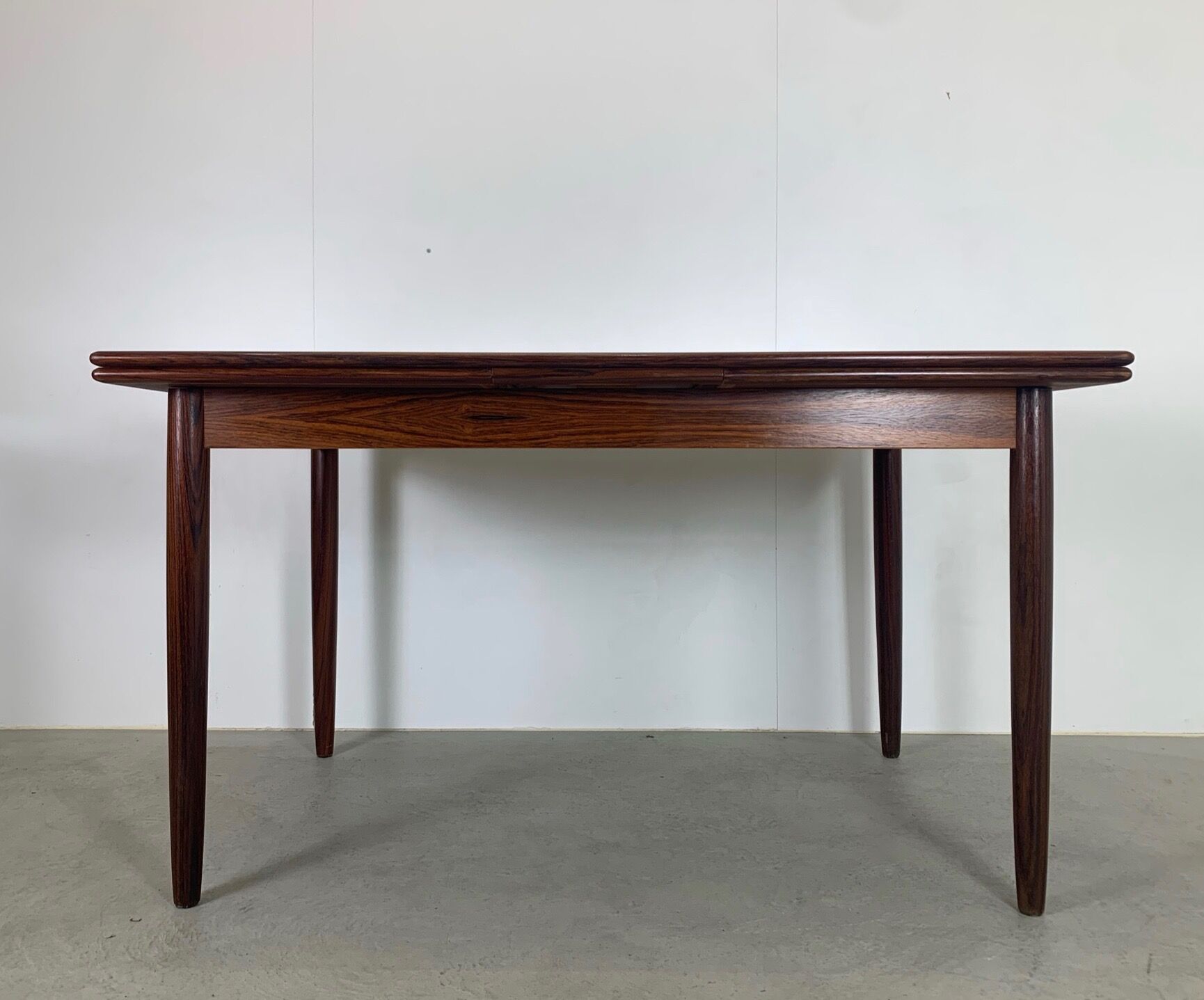 Set table and chairs in palisander