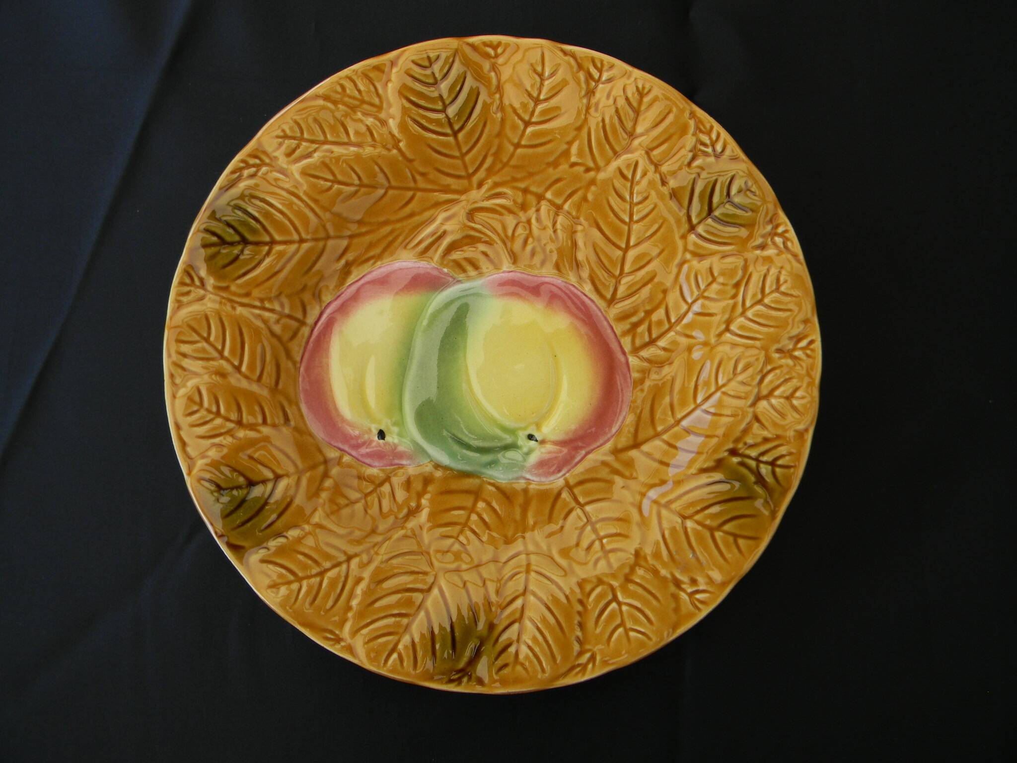6 earthenware plates and 1 dish from salins les bains.