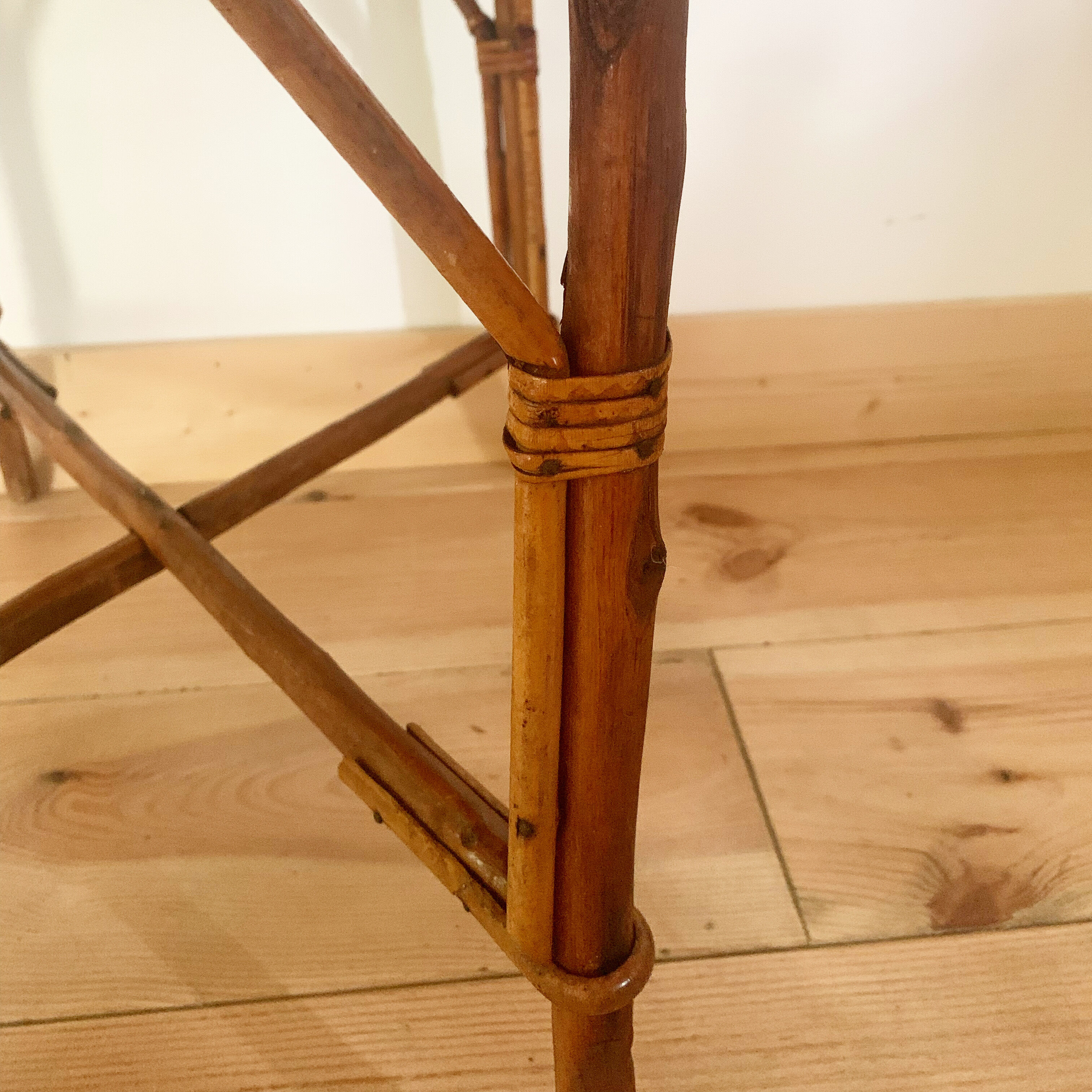 Table d’appoint des années 50
