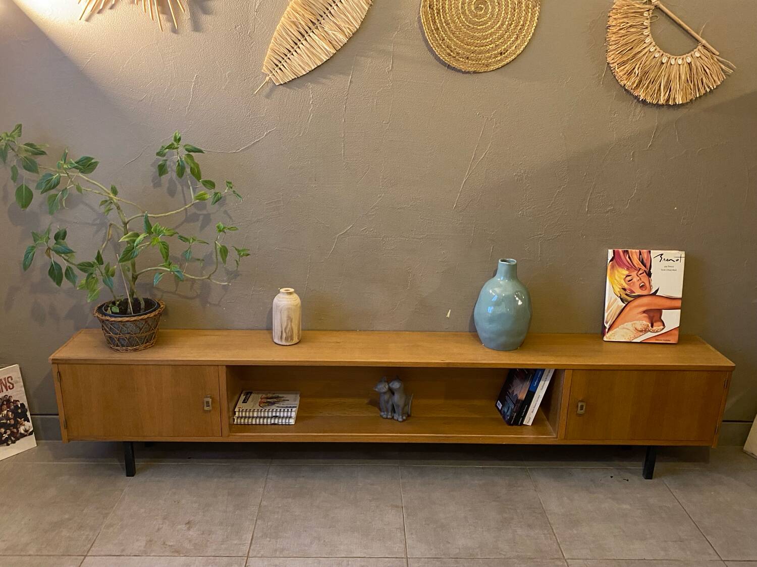 Vintage sideboard (shallow)