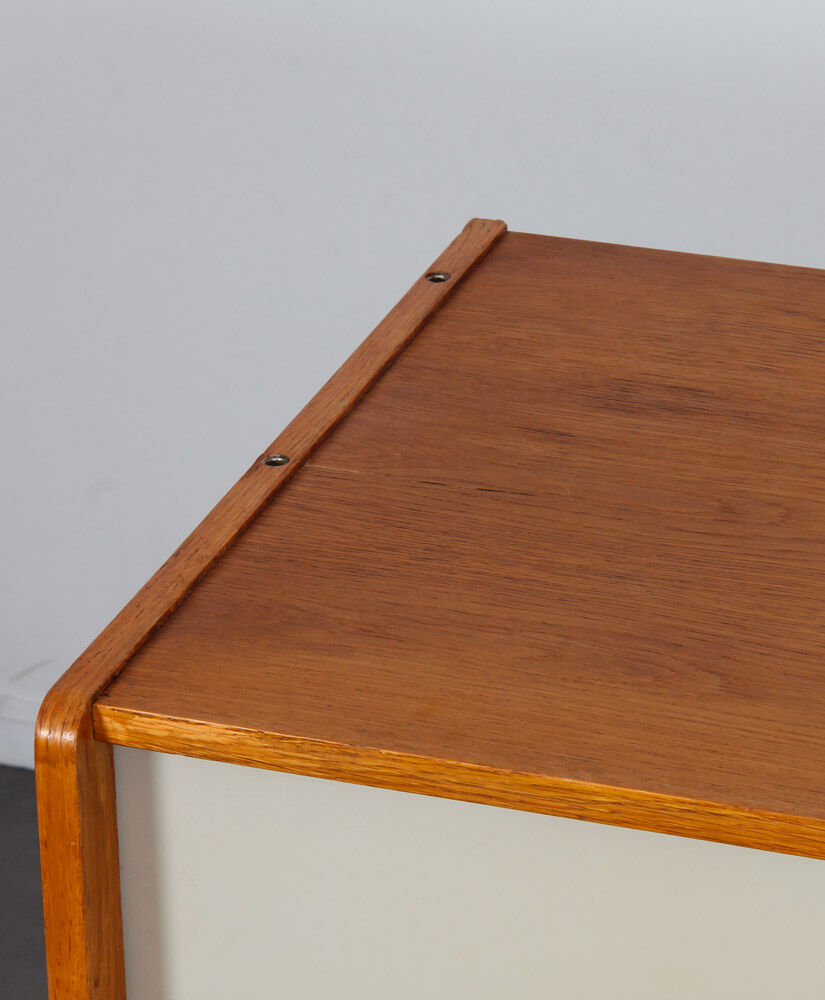 Buffet blanche et beige par Jiri Jiroutek, modèle U-452, 1960