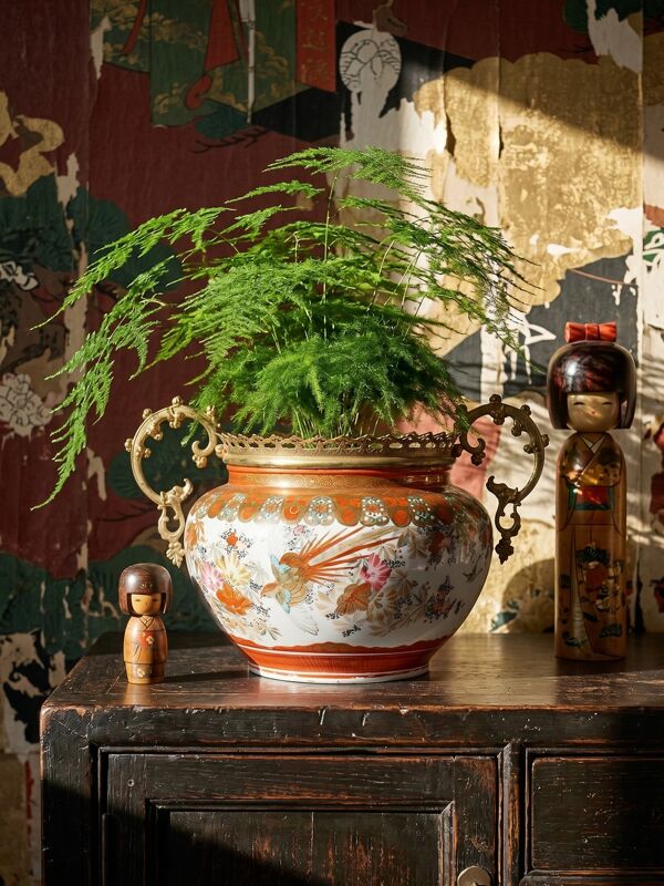 Cache-pot japonais en porcelaine Kutani et bronze, époque Meiji XIX-XXe